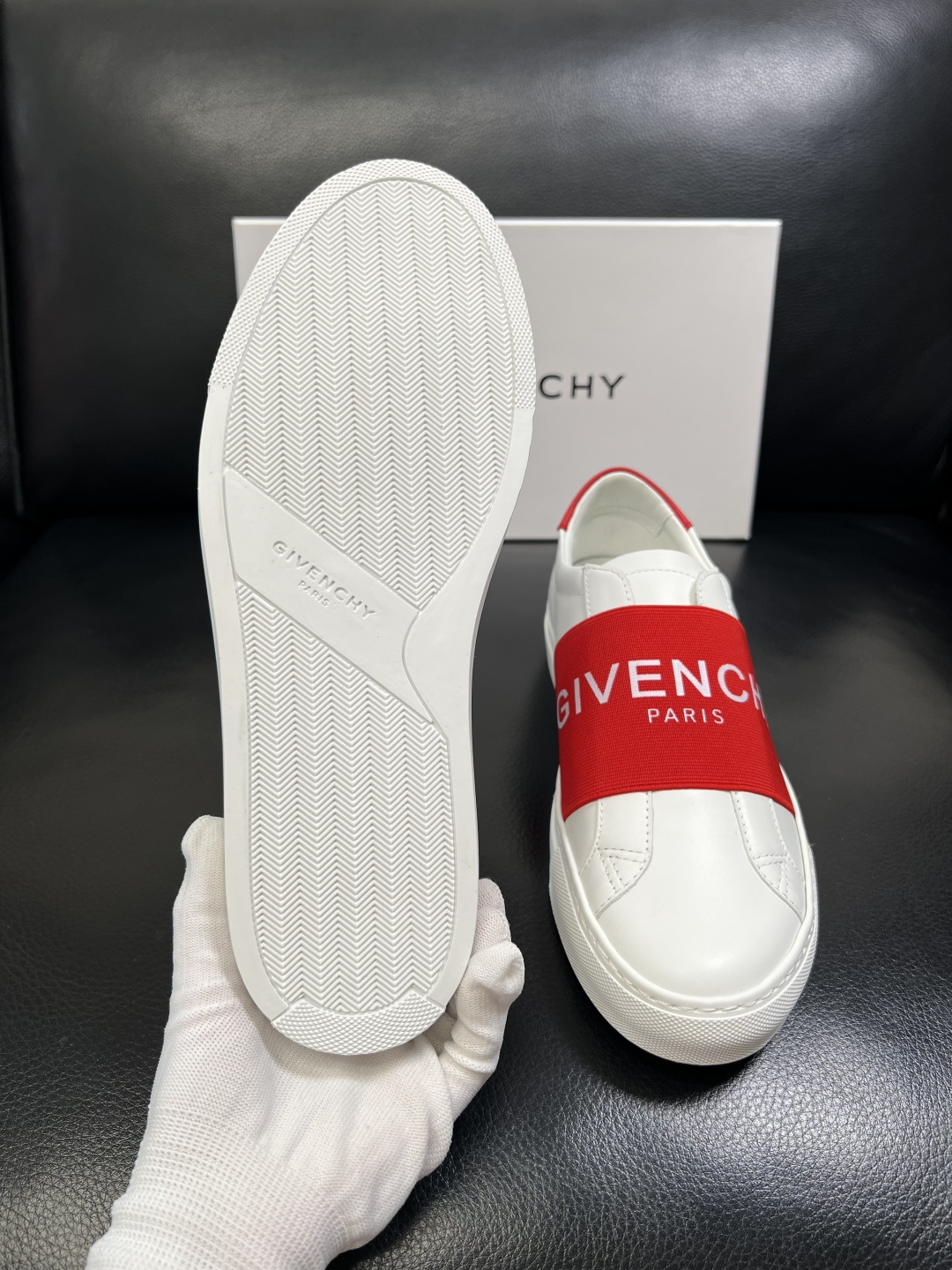 Gienvchy Sneakers