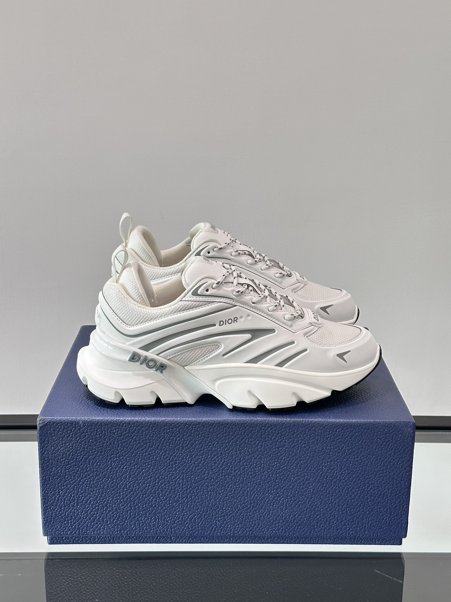 Diro Sports Sneakers