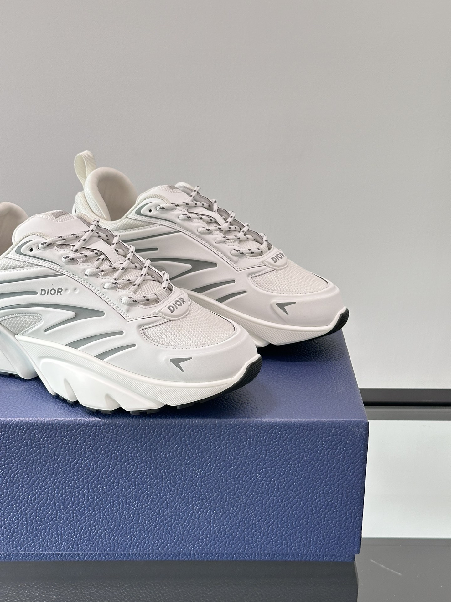 Diro Sports Sneakers