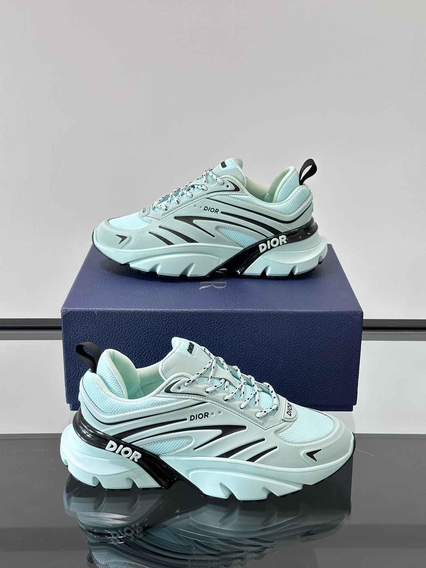 Diro Sports Sneakers