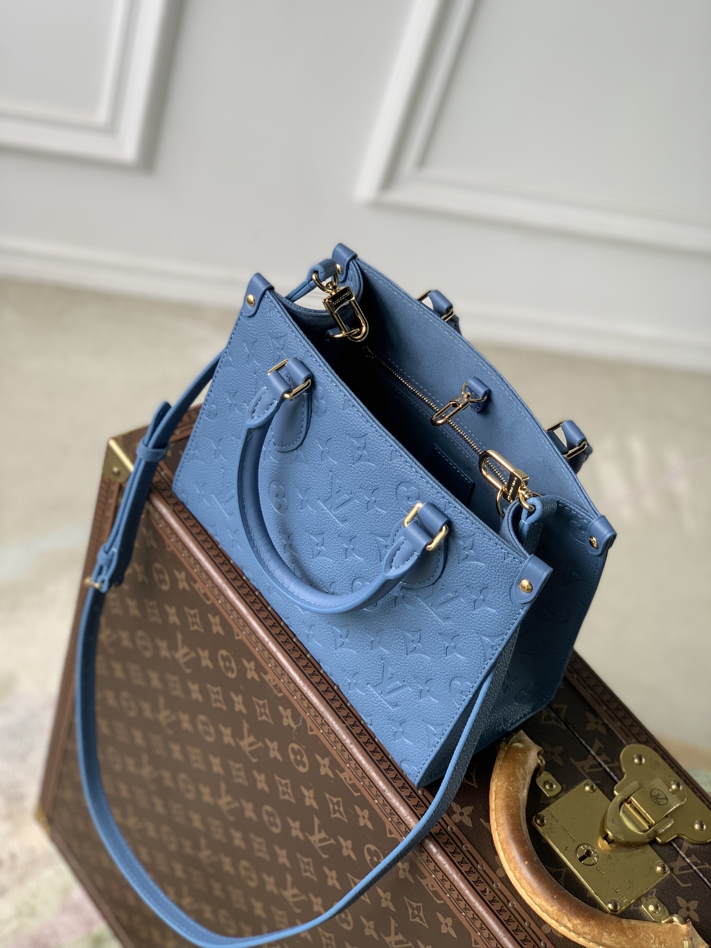 L0vis Vvtt0n OnTheGo Monogram Bold Handbag-M14576-19 x 11.5 x 25CM