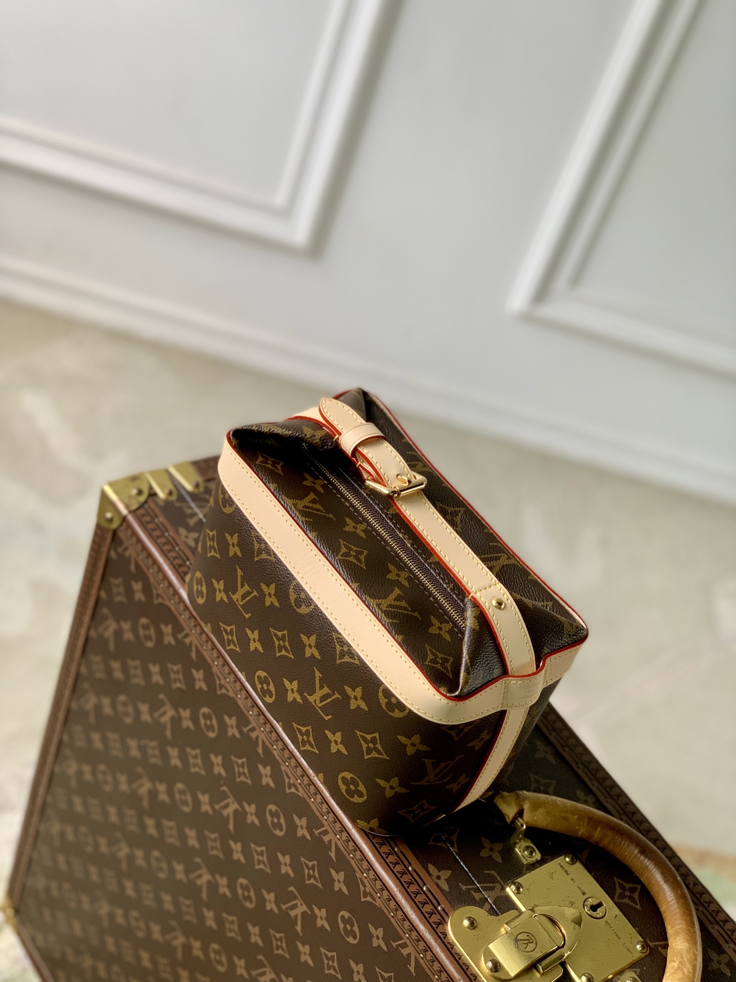 Lou*s Vvtt0n Cruiser Toiletry Bag Monogram-2 x 13.5 x 12CM