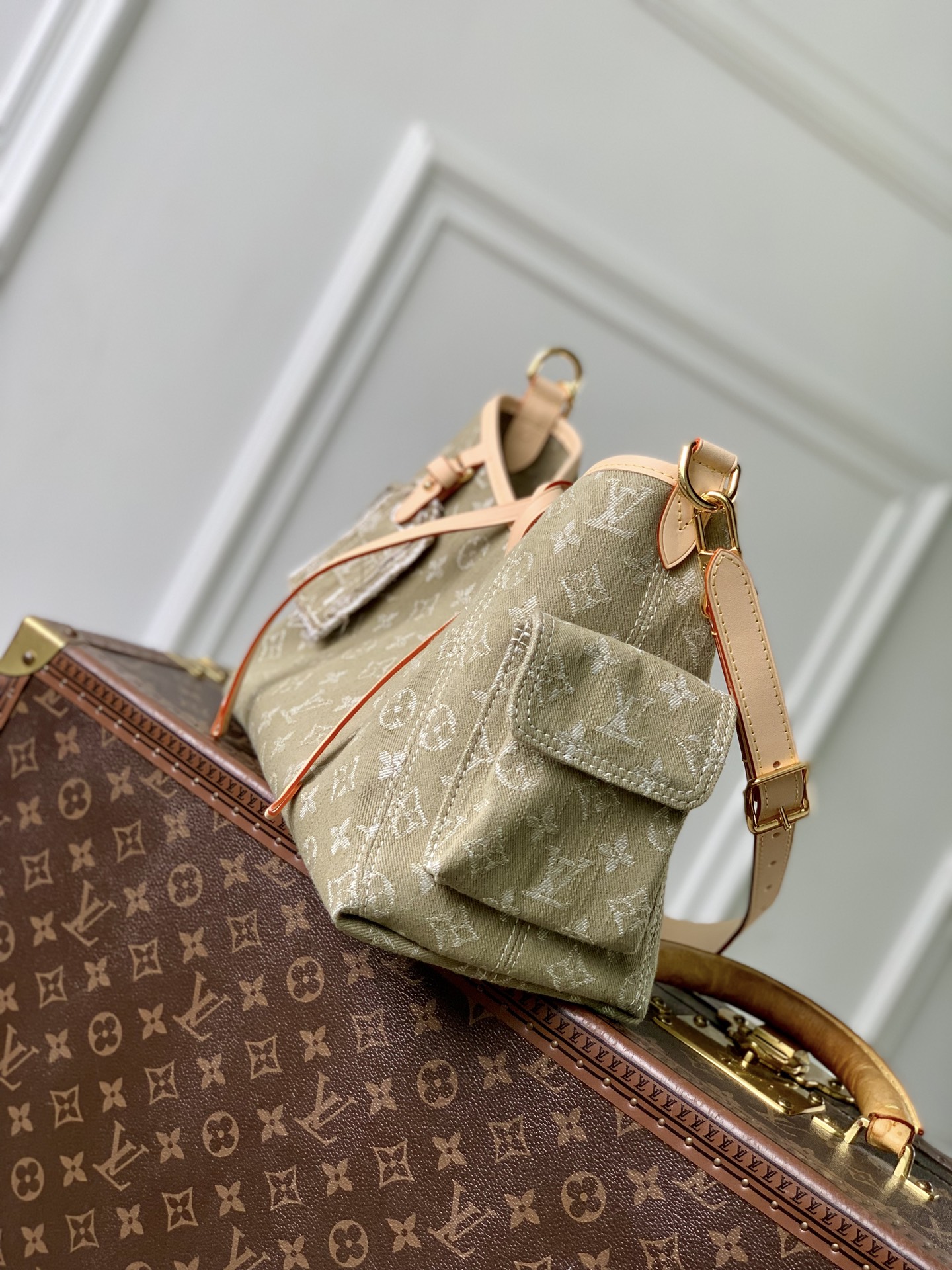 L0vis Vvtt0n Carryall Cargo PM Monogram Denim-33.5 x 23 x 15CM