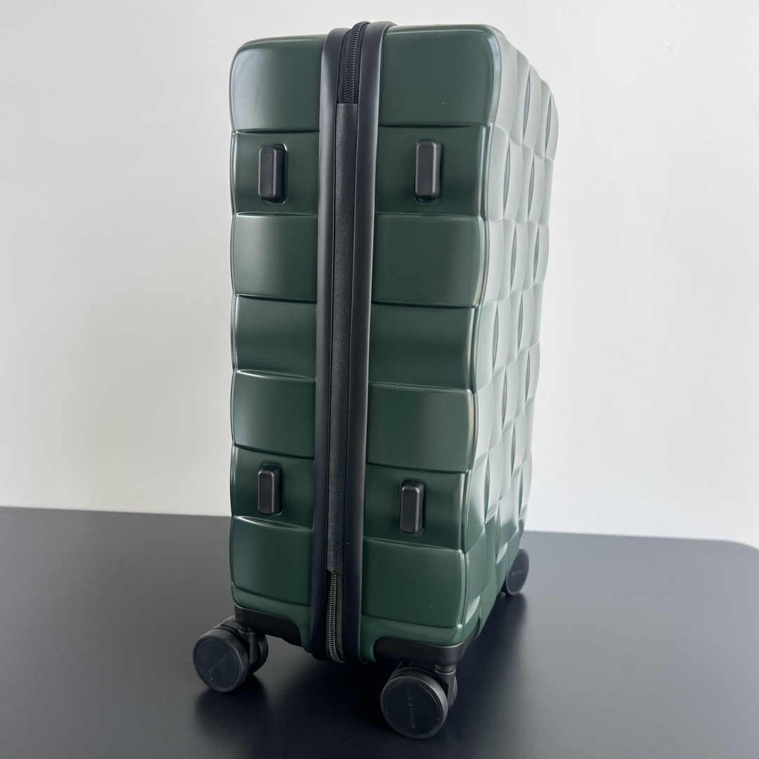 B0tt*ga Ven*ta Odyssey Cabin Suitcase in Seaweed-38*55*35CM