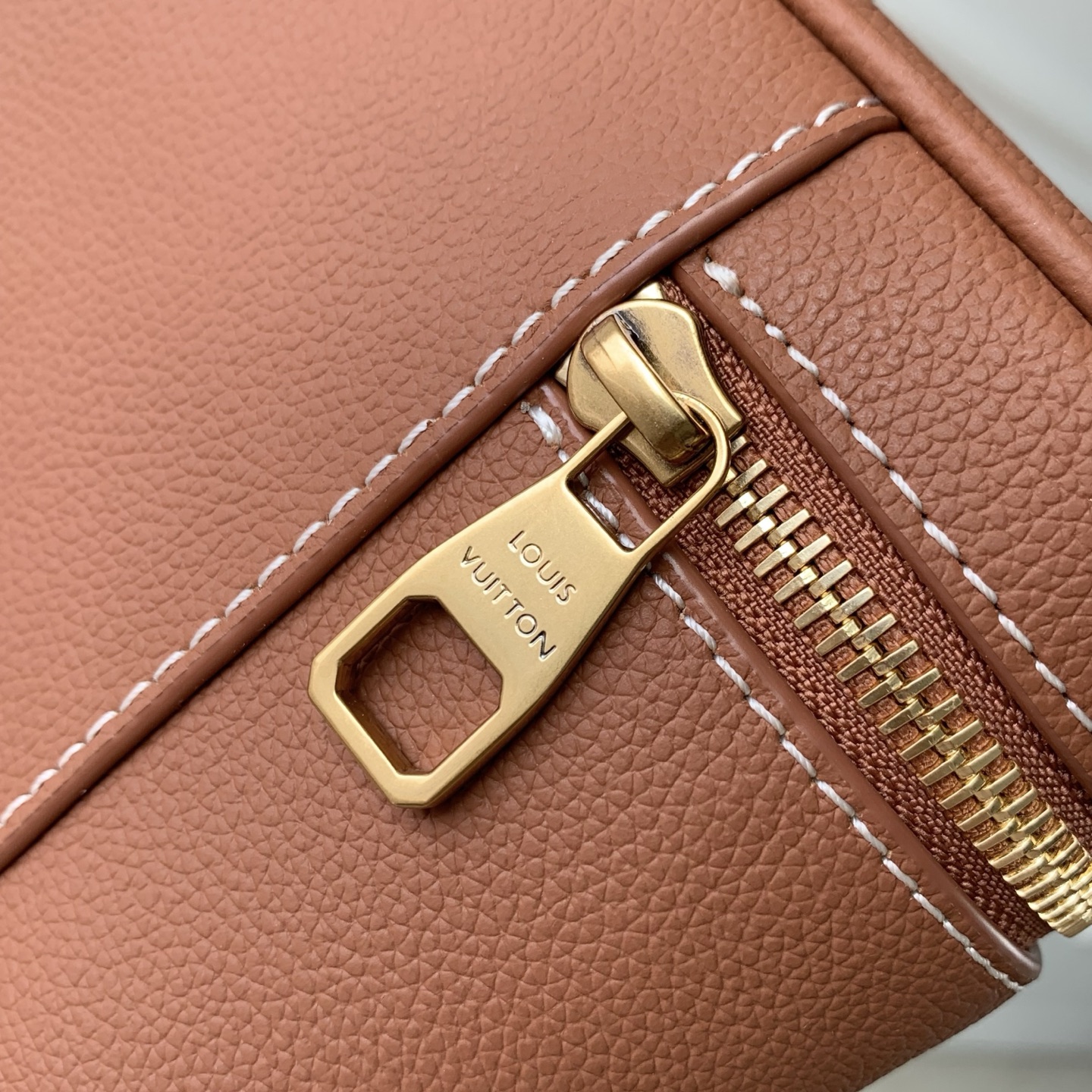 L0vis Vvtt0n Low Key Vanity Pouch-M27505-19 x 12 x 5.5CM