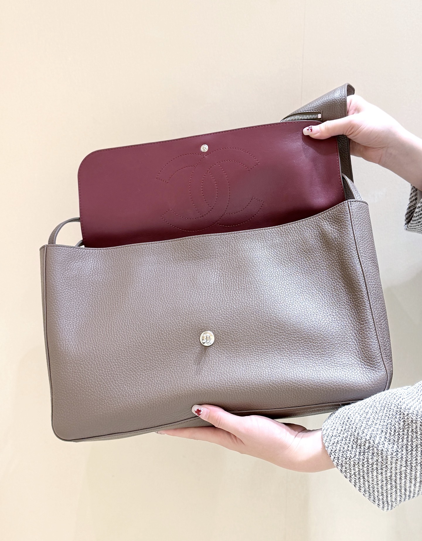 Ch@nel Maxi Flapbag , Grained Calfskin & Silver-Tone Metal, lLight-26*38.5*11CM