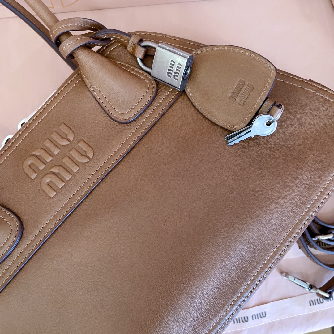 Miu Miu Vivant Top Handbags-32X19.5X11CM