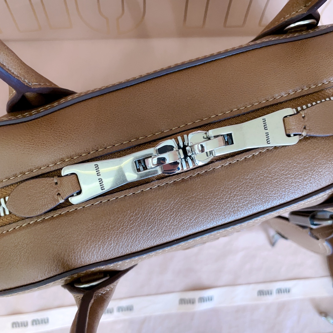 Miu Miu Vivant Top Handbags-32X19.5X11CM