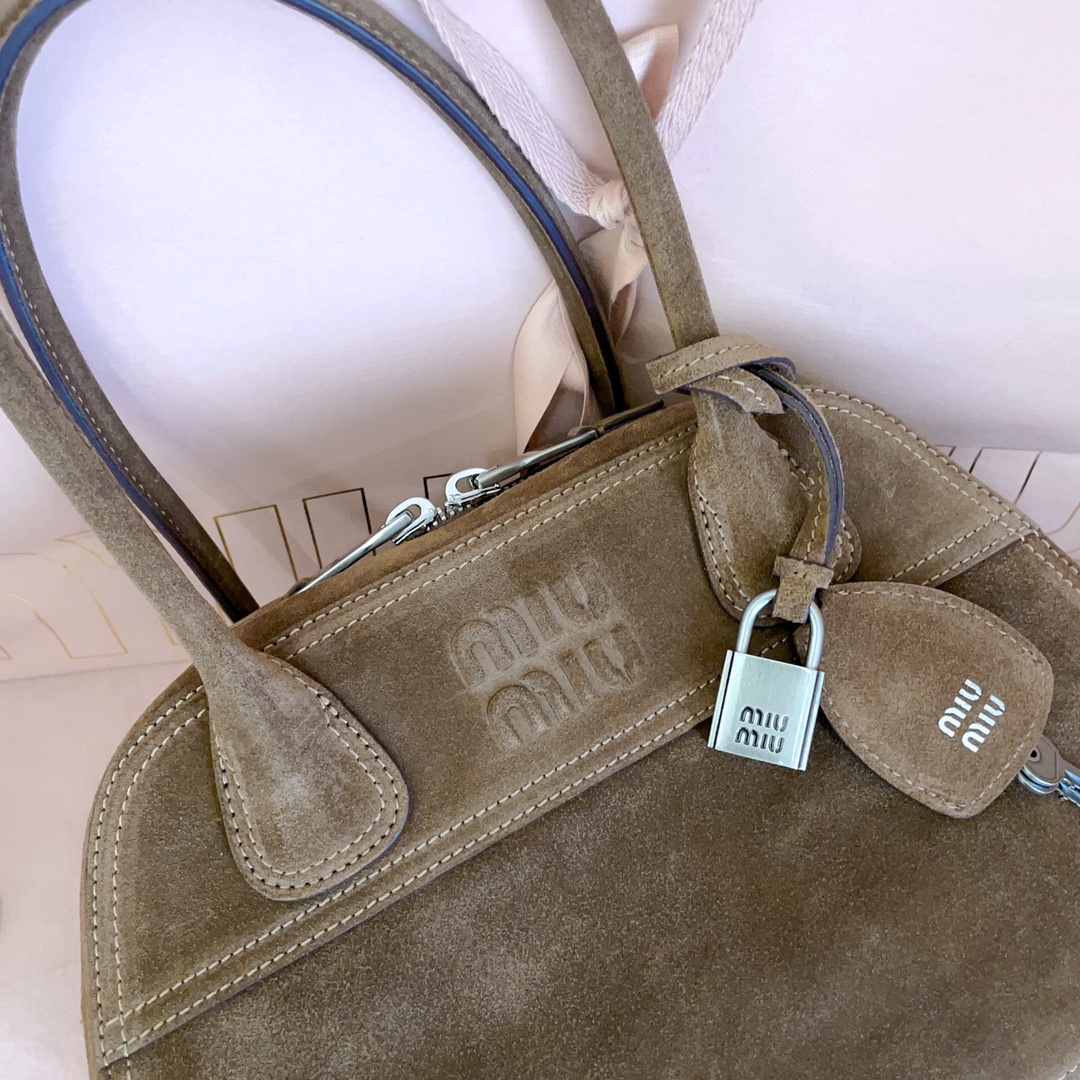 Miu Miu Vivant Top Handbags-32X19.5X11CM
