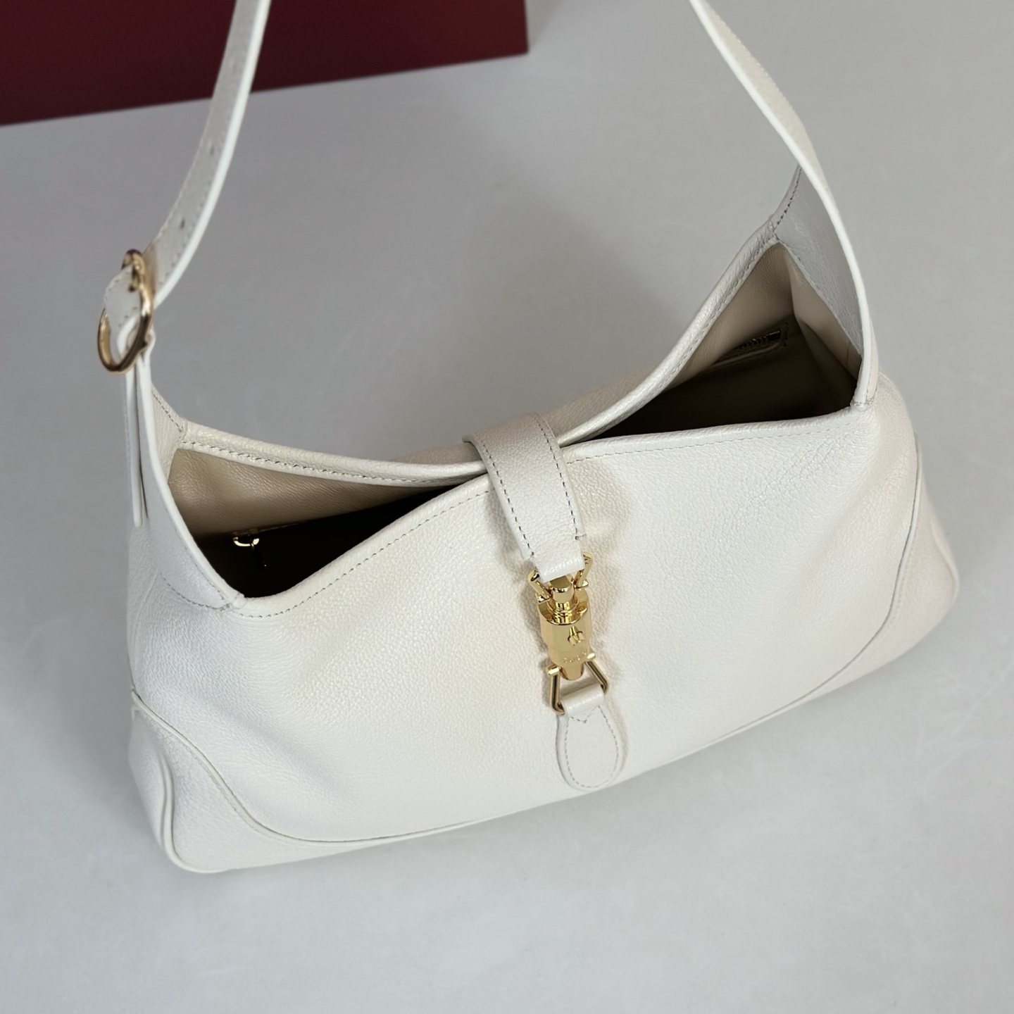 Gvc*1 Jackie Shoulder Bag In White Leather-31.5*21*5CM