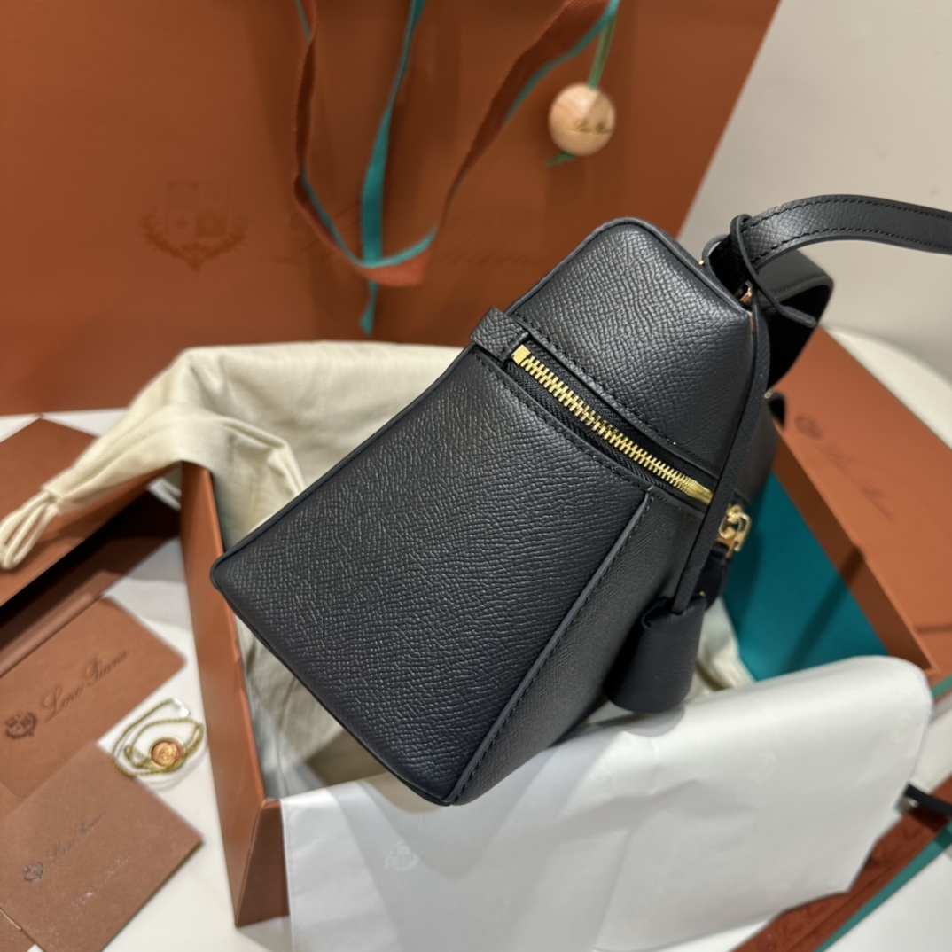 L0r0 P1ana Extra Bag L27-16*27*10CM