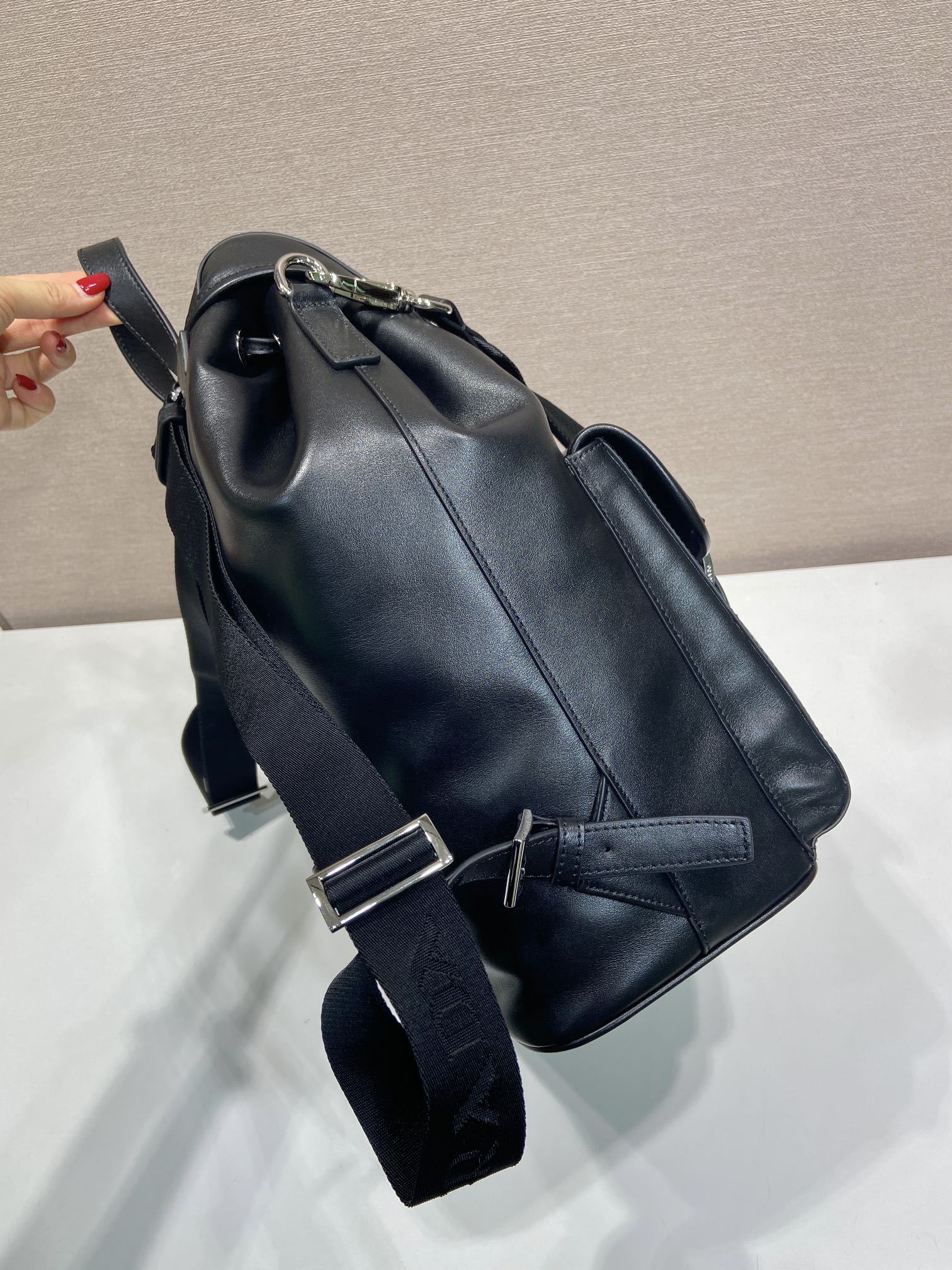 Pra*a Black Medium Leather Backpack-2VZ110A-34*39*15CM
