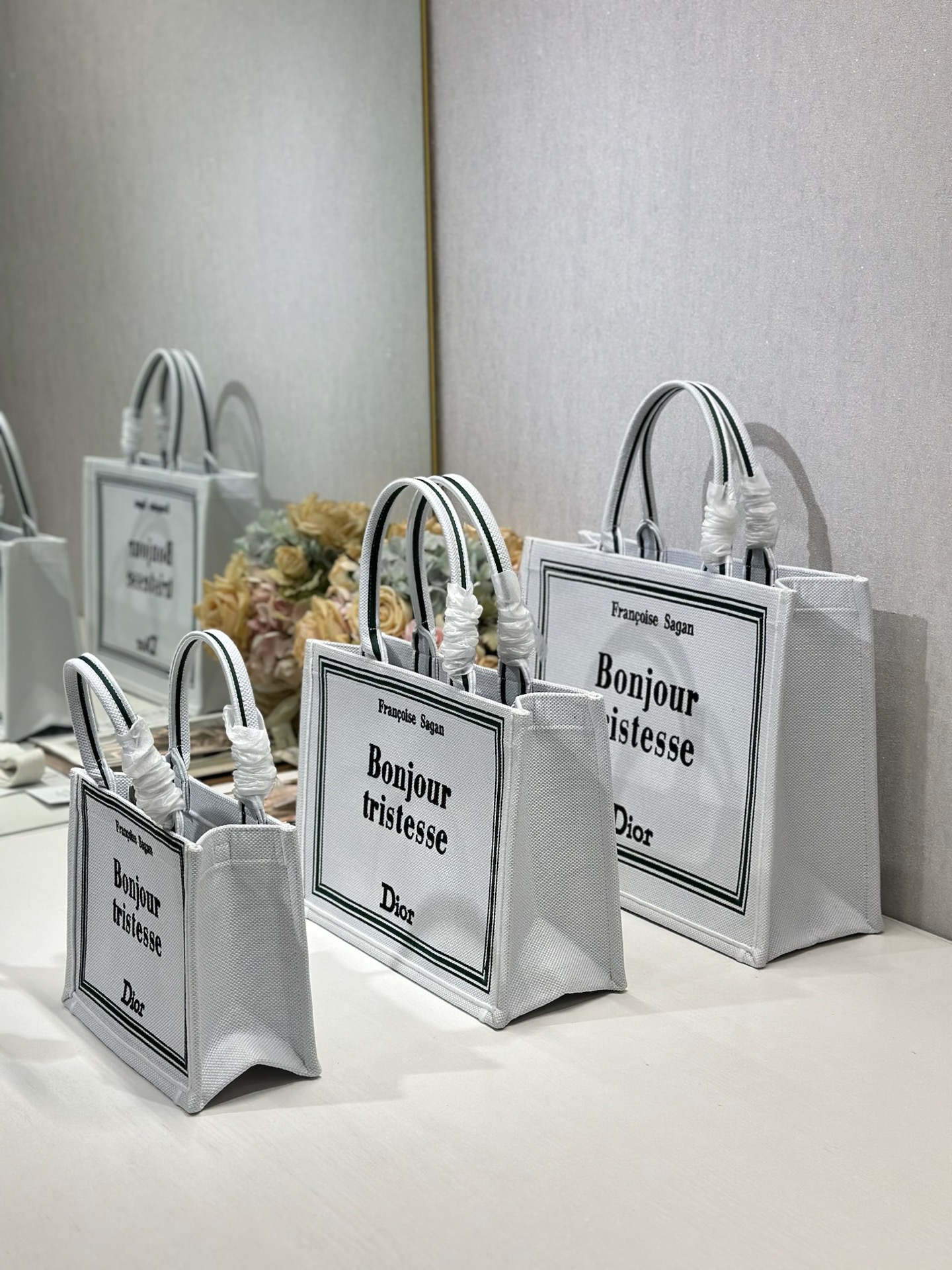 Diro Book Tote