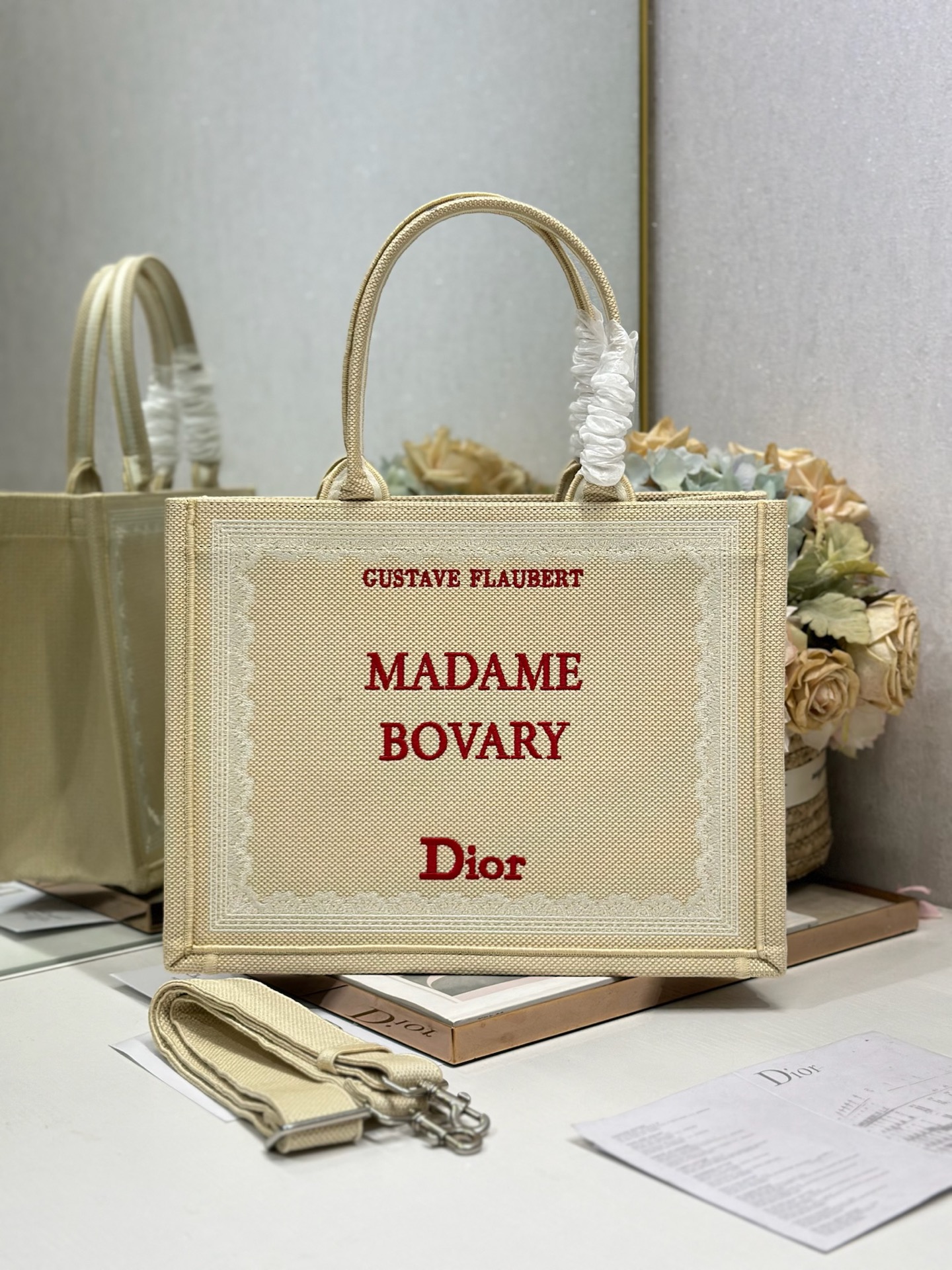 Diro Book Tote