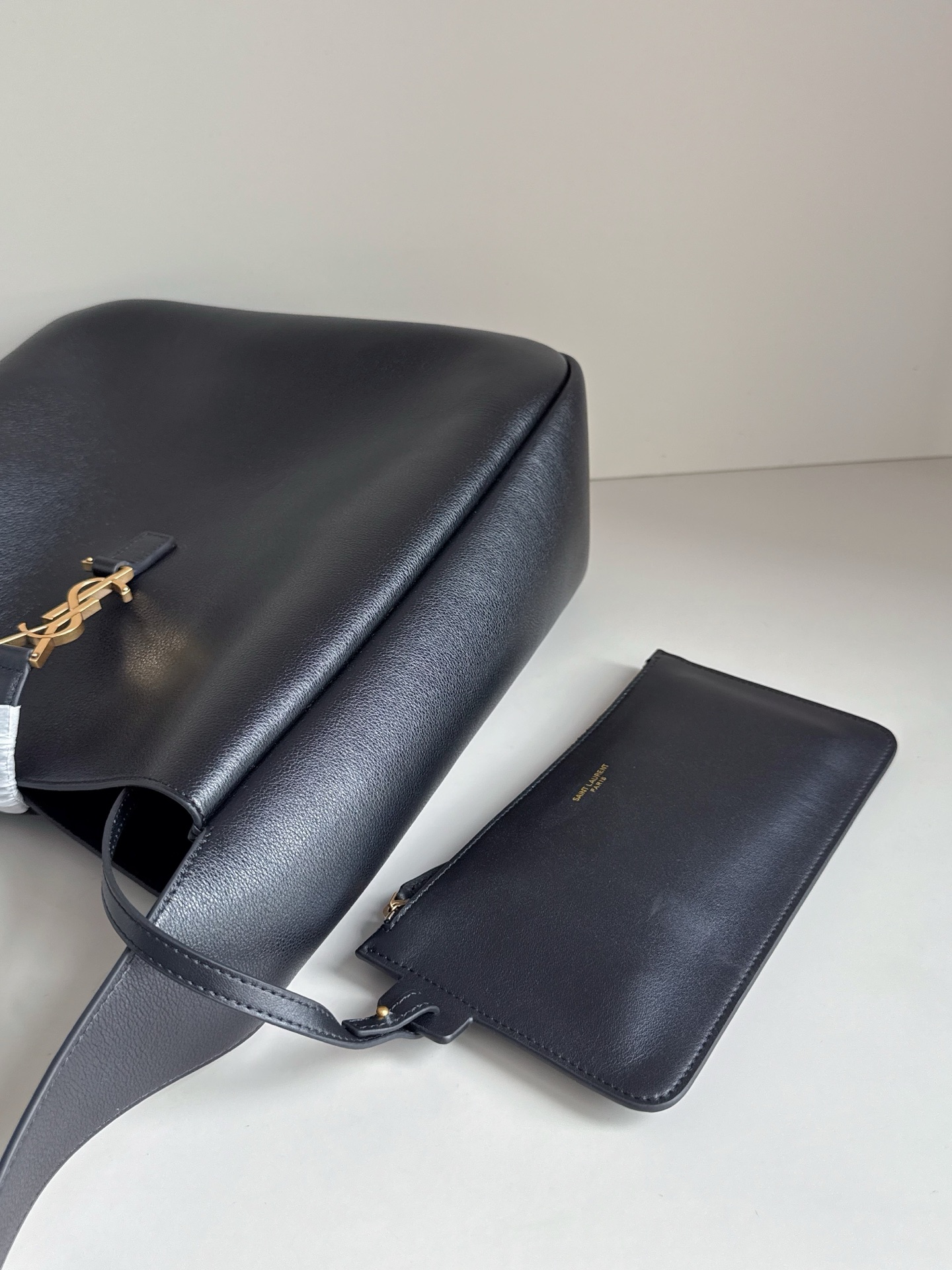 Y51 Hobo Bag-30x31x13CM