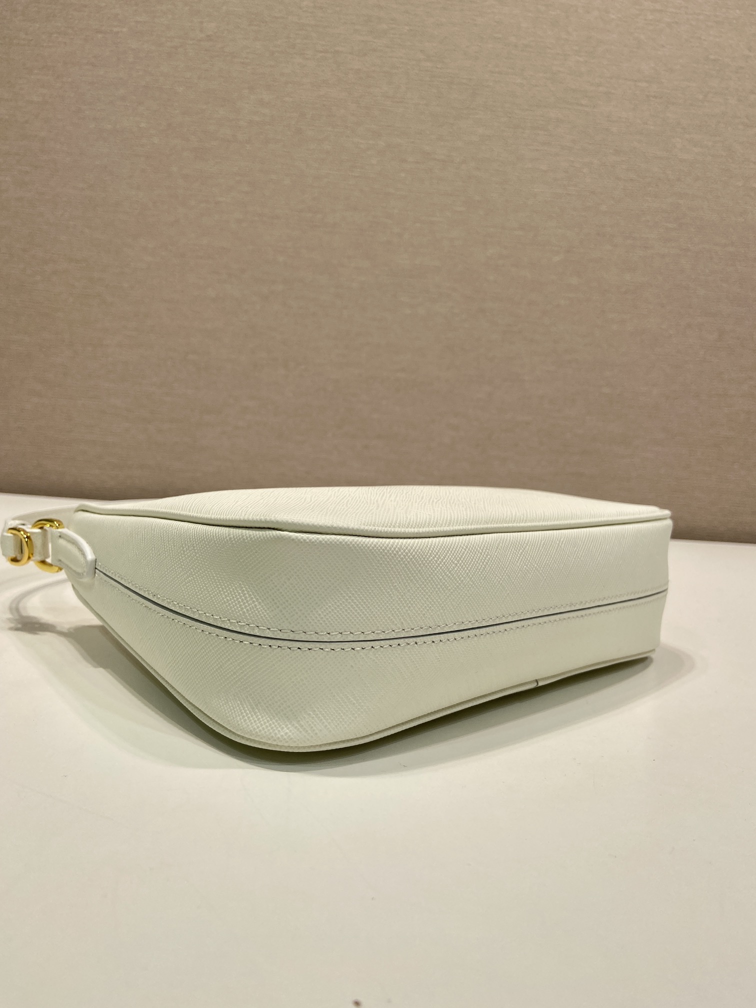 Pra*a Re-Edition Hobo Saffiano Leather Bag-22*18*6CM