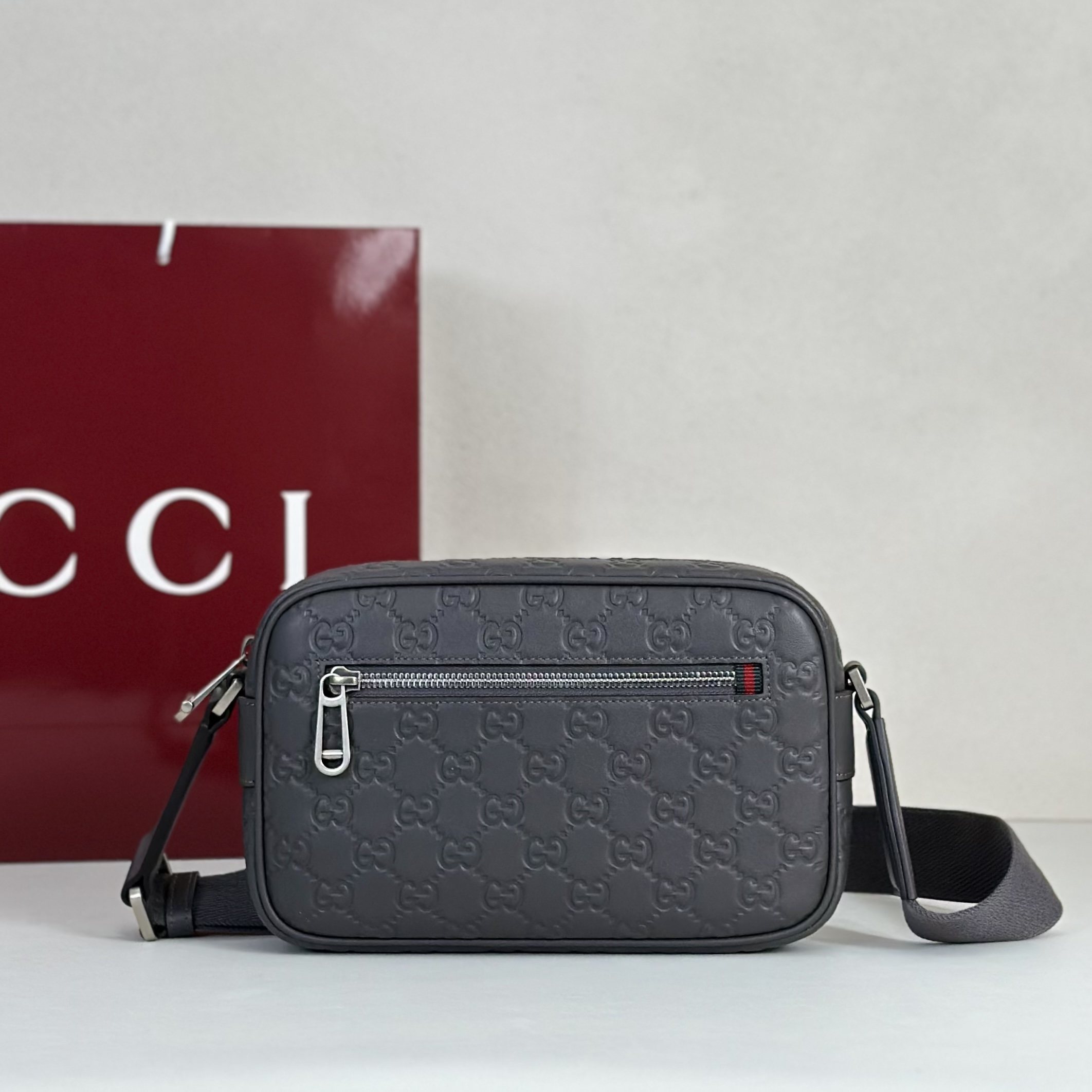 Guc*ci GG Emblem Small Crossbody Bag -23*6*14.5CM