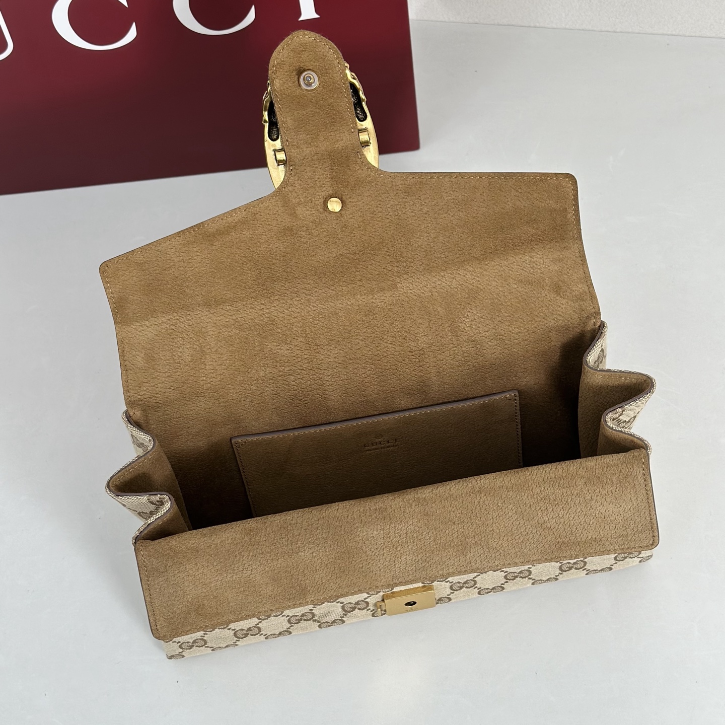 Gvc*1 Dionysus-28*18*9CM