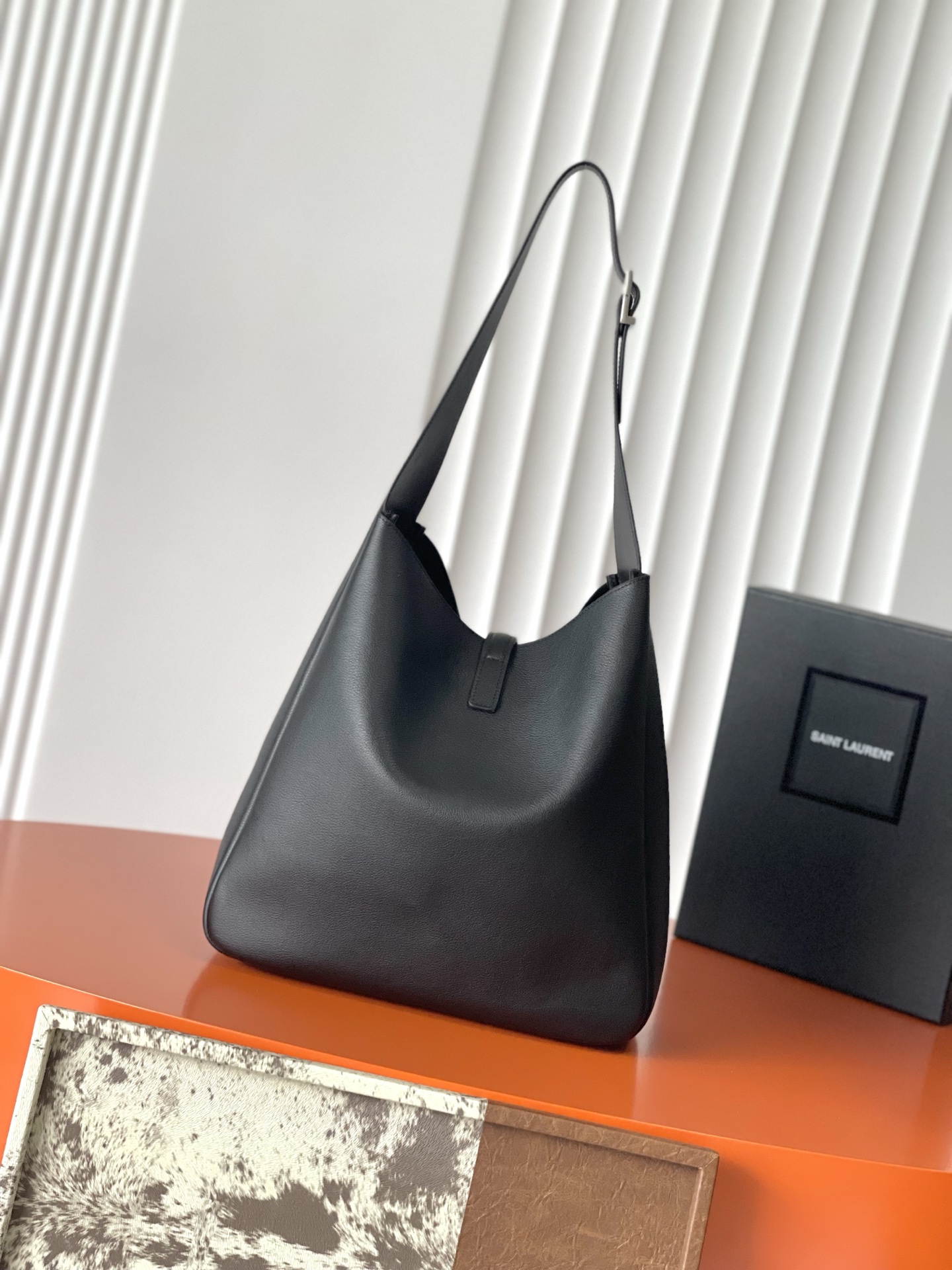 Y51 Hobo Bag-30x31x13CM