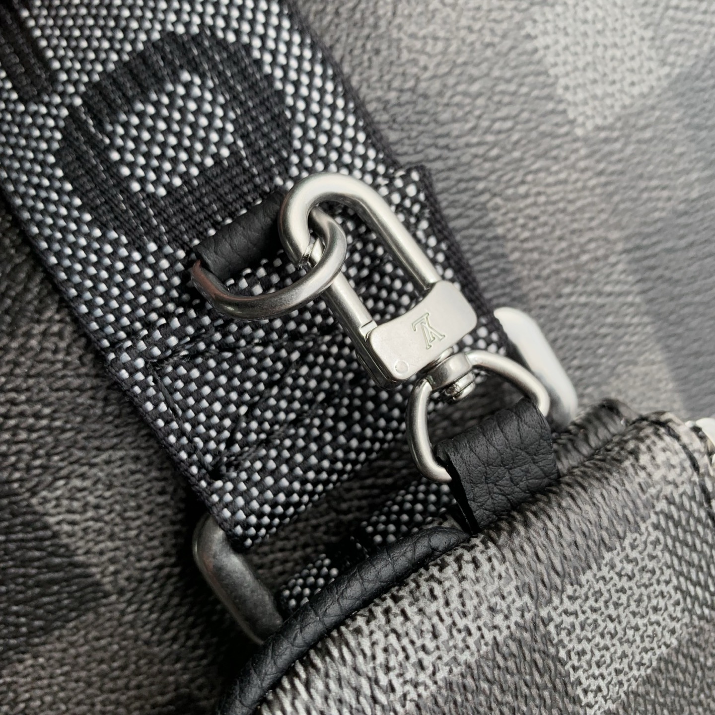 L0vis Vvtt0n Trio Messenger Bag -M28854-25 x 18.5 x 7CM