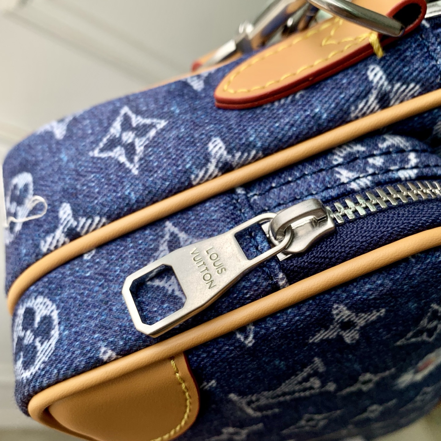 L0vis Vvtt0n Nil Messenger Bag-M29273-25 x 17.5 x 11CM