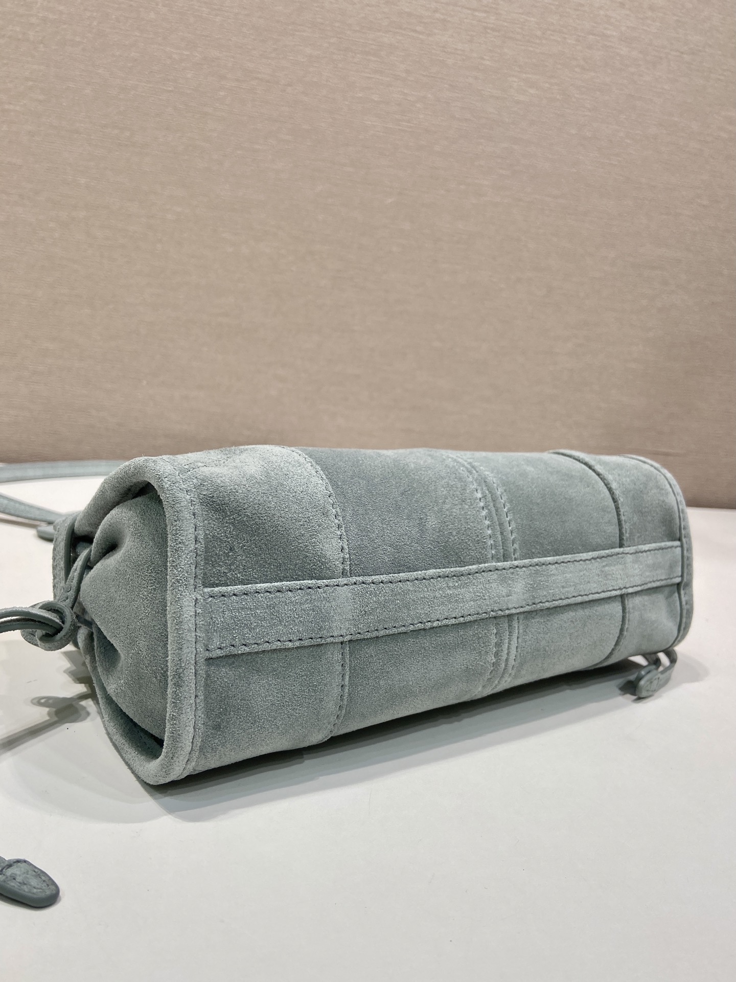 Pra*a Bonnie Suede Handbag-23.5*12*9CM