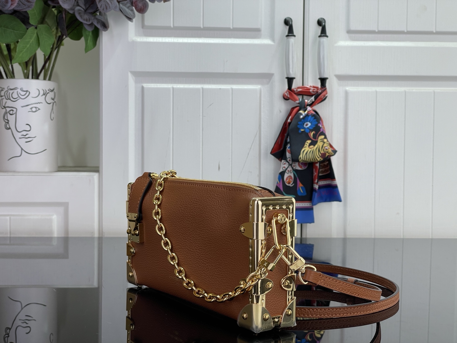 L0vis Vvtt0n Slim Trunk--M28362-23 x 12 x 4CM