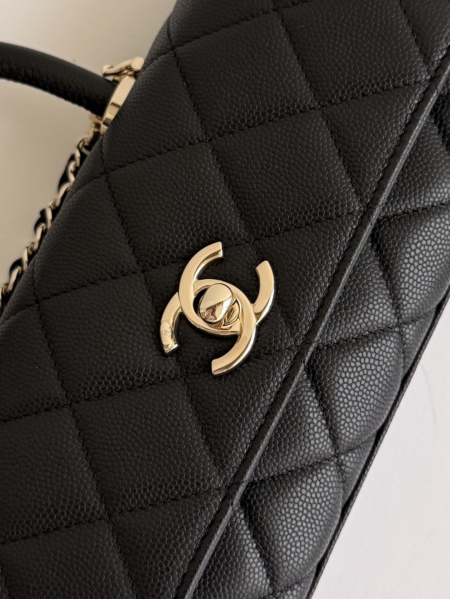 Cha*el Caviar Quilted Coco Handle East West Clutch-21×10×5CM