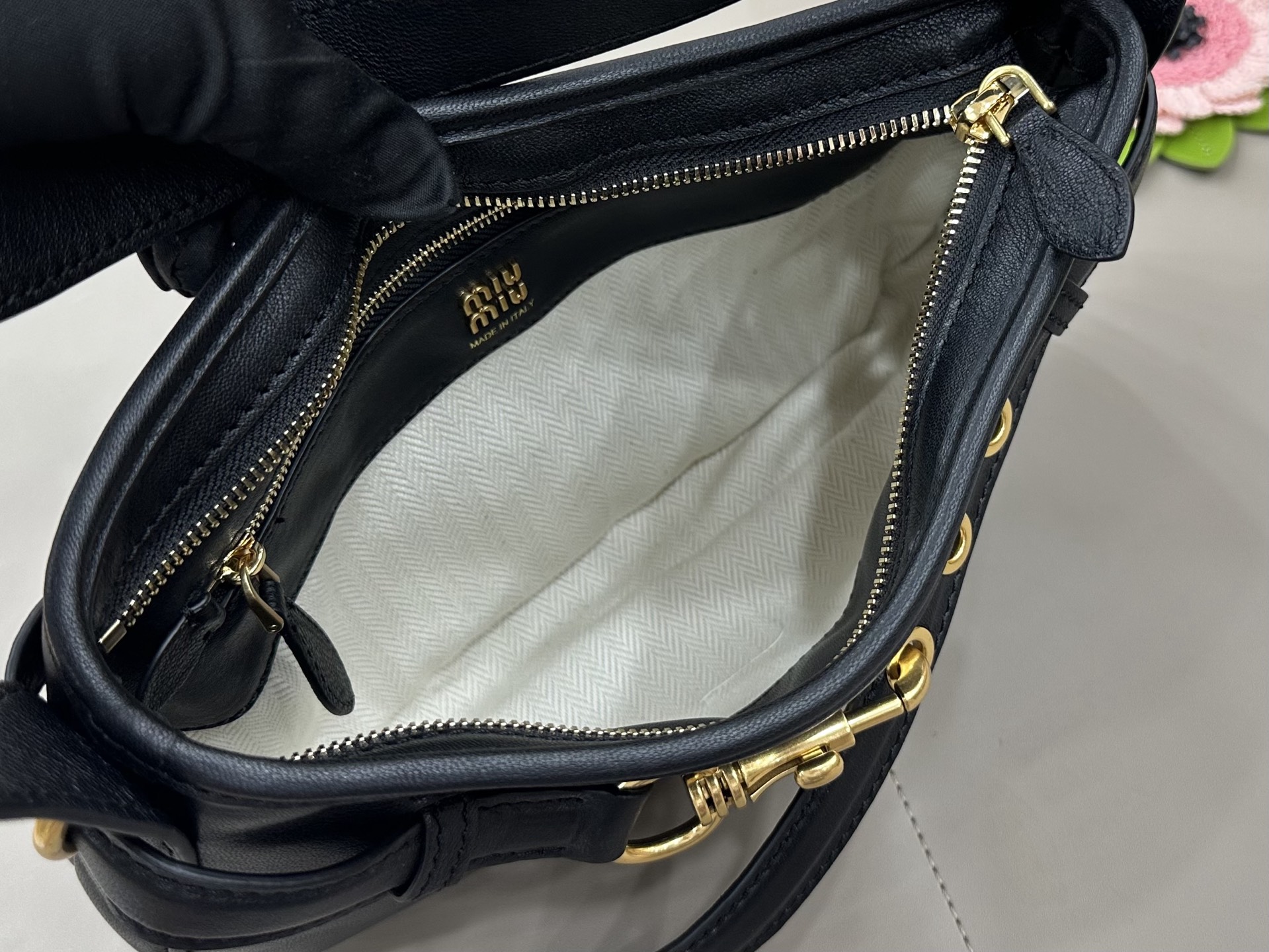 Miu Miu Leather Strap Buckle Shoulder Bag-30*18.5*4.5CM