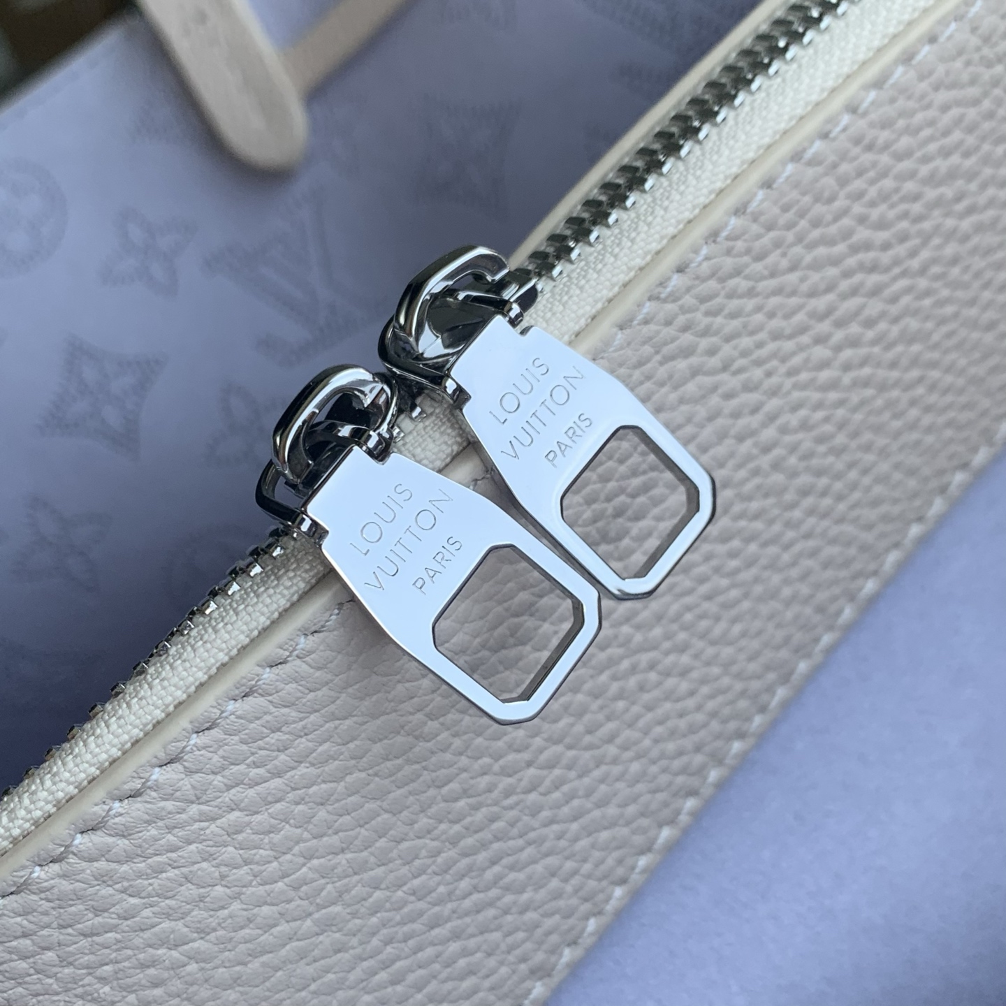 Lou*is Vvtt0n Bella Tote Bag-M2A169-32*23*13CM