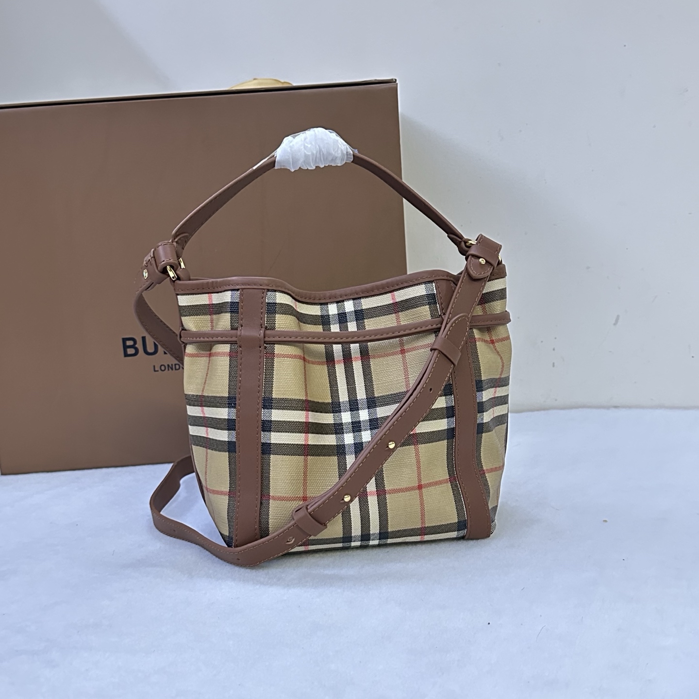 Burberr.y Mini Check Bucket Bag-13 x 18 x 20CM