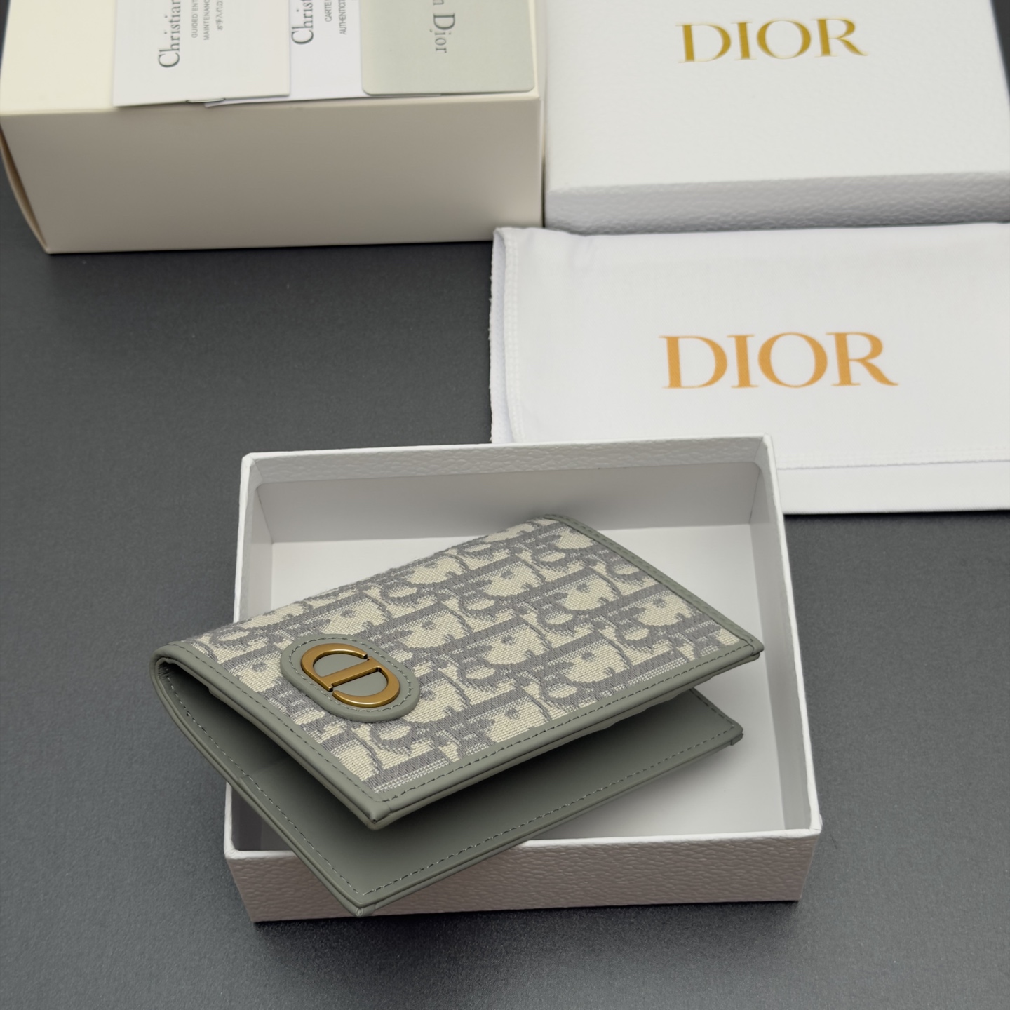 Diro Oblique 30 Montaigne Passport Holder-10*14*2CM