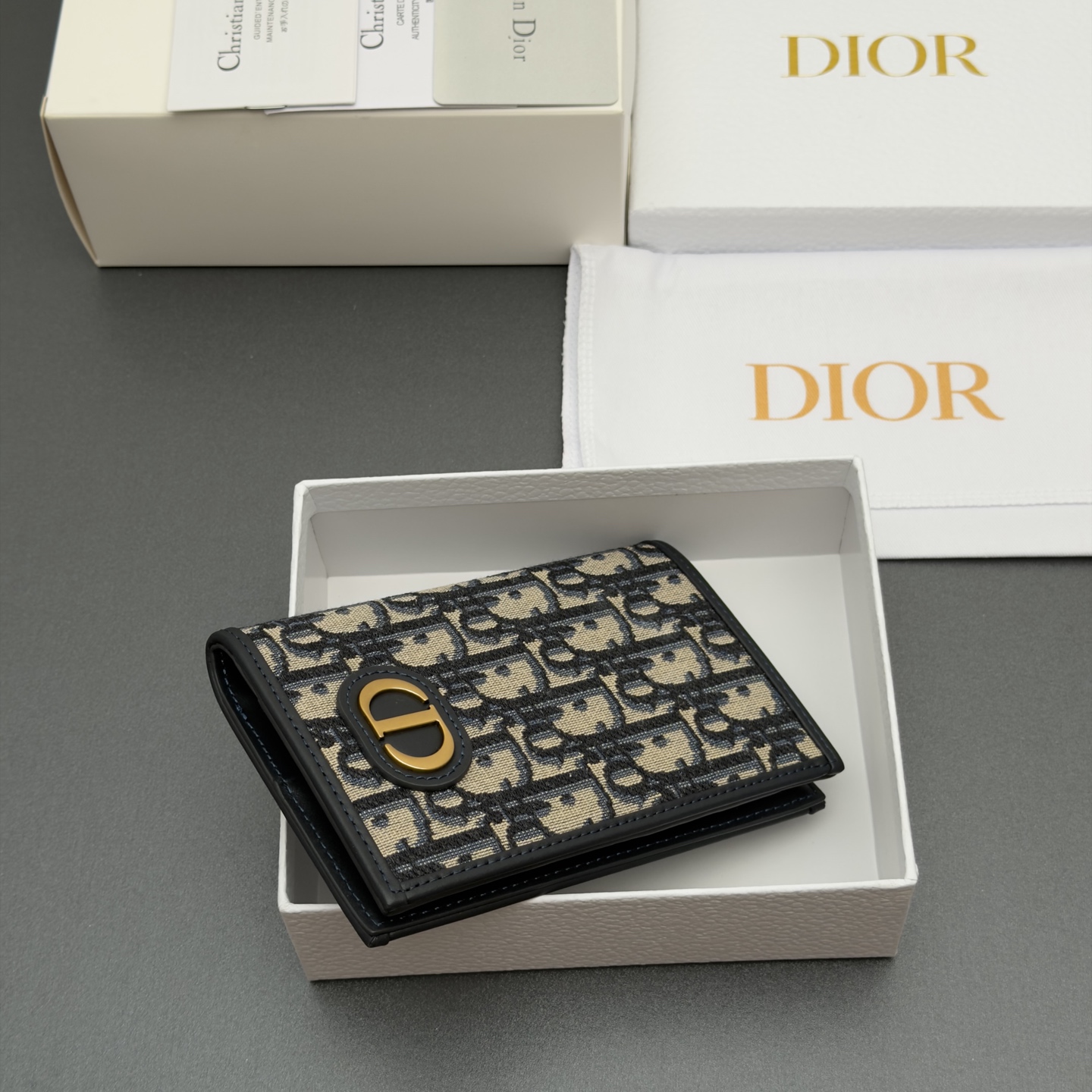 Diro Oblique 30 Montaigne Passport Holder-10*14*2CM