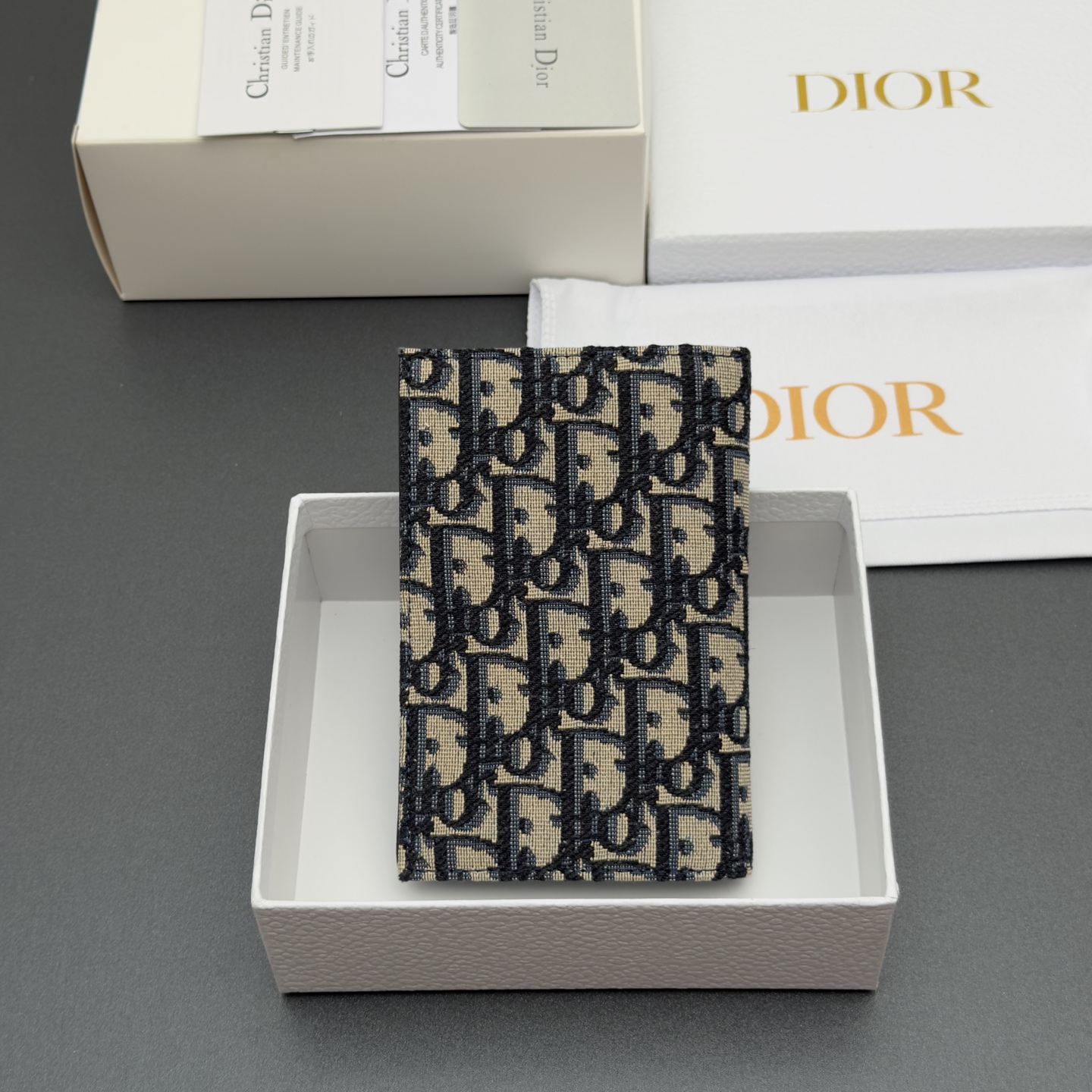 Diro Oblique Promenade Passport Holder-10*14*2CM