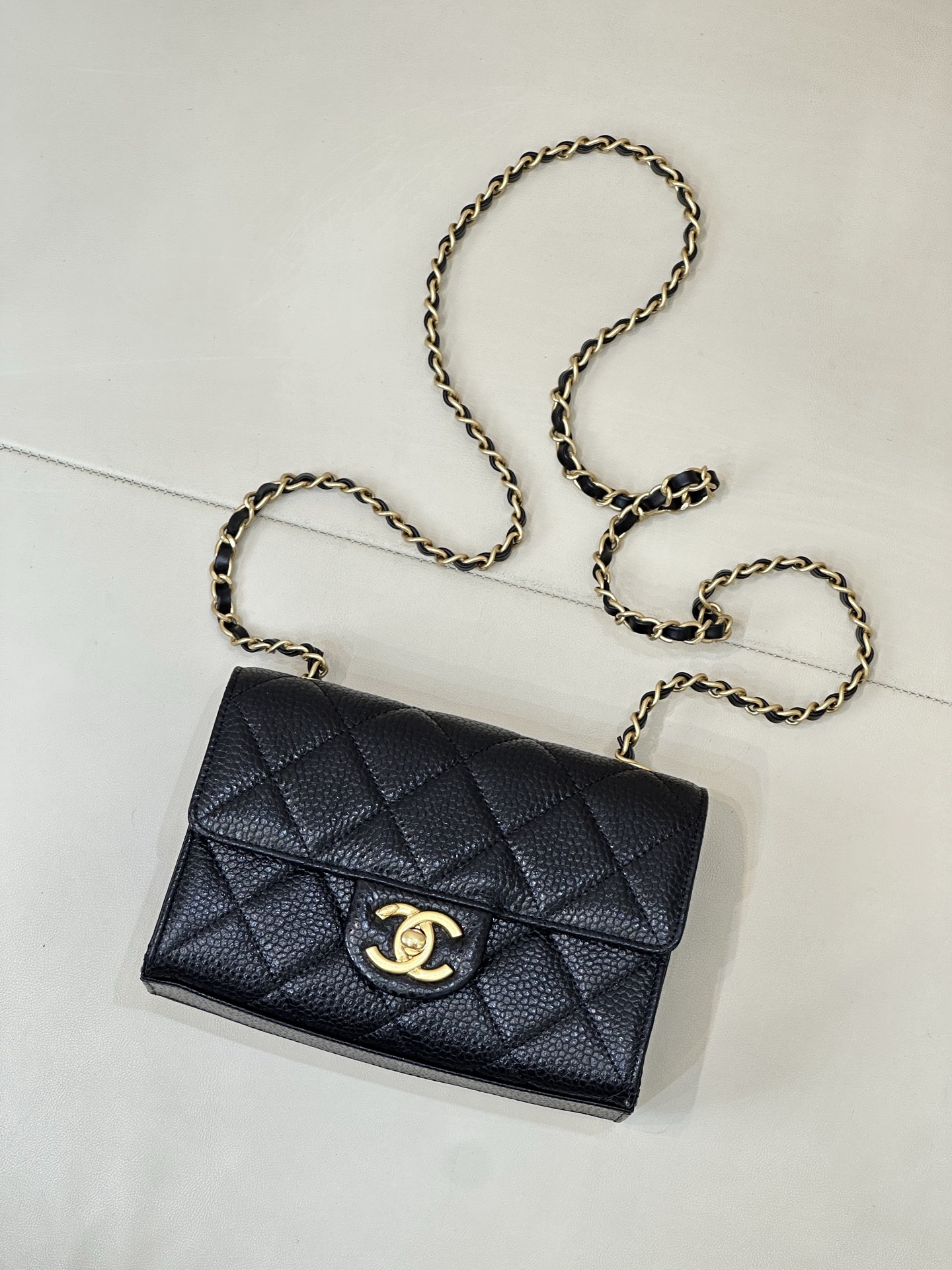 Ch@nel Black Quilted Caviar Leather Card Holder On Chain-19*13*7CM