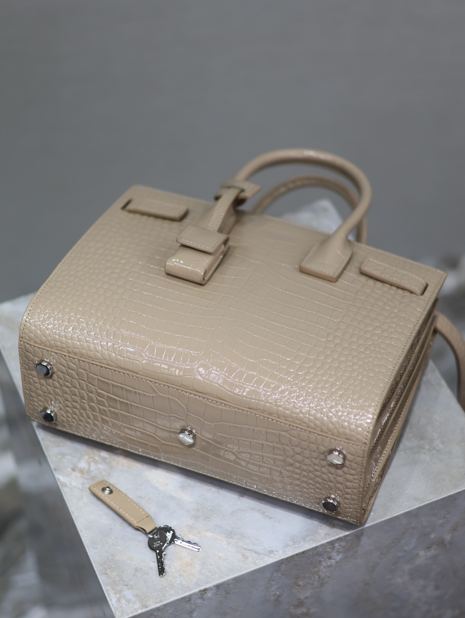Y51 Sac De Jour-22x18x10.5&26x20.5x12.5CM