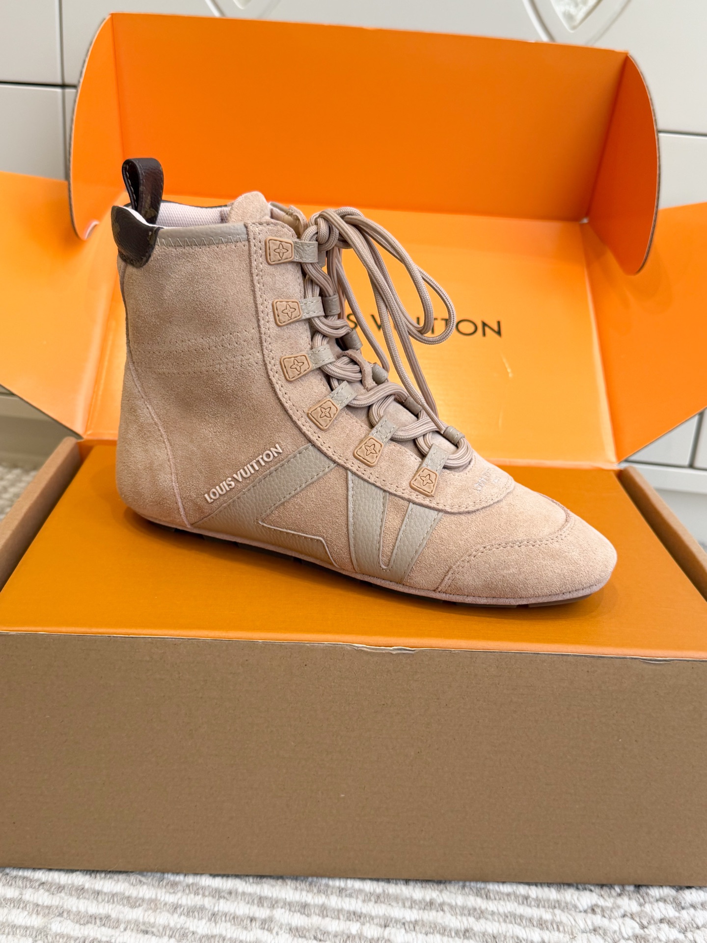 Loui*s Vvtt0n Sneakerina Ankle Boot (EU35-41)