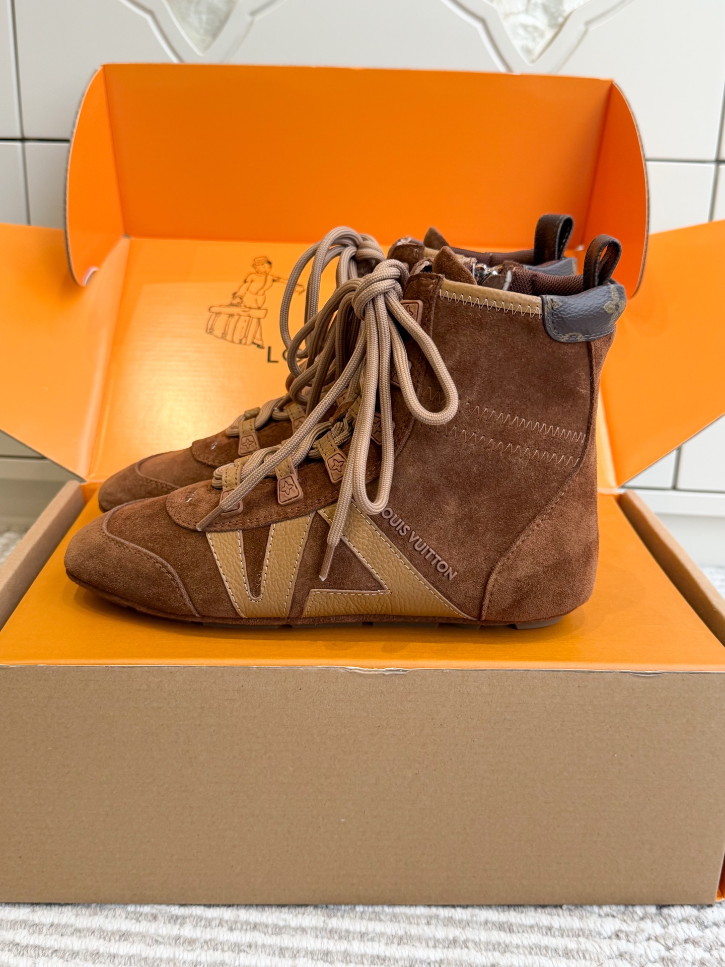 Loui*s Vvtt0n Sneakerina Ankle Boot (EU35-41)