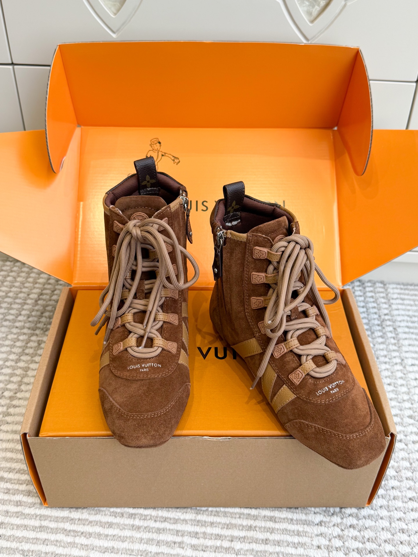 Loui*s Vvtt0n Sneakerina Ankle Boot (EU35-41)