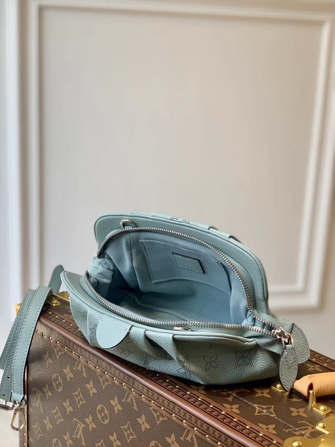 l0*is V*t0n scala handbags-23*12.5*5cm