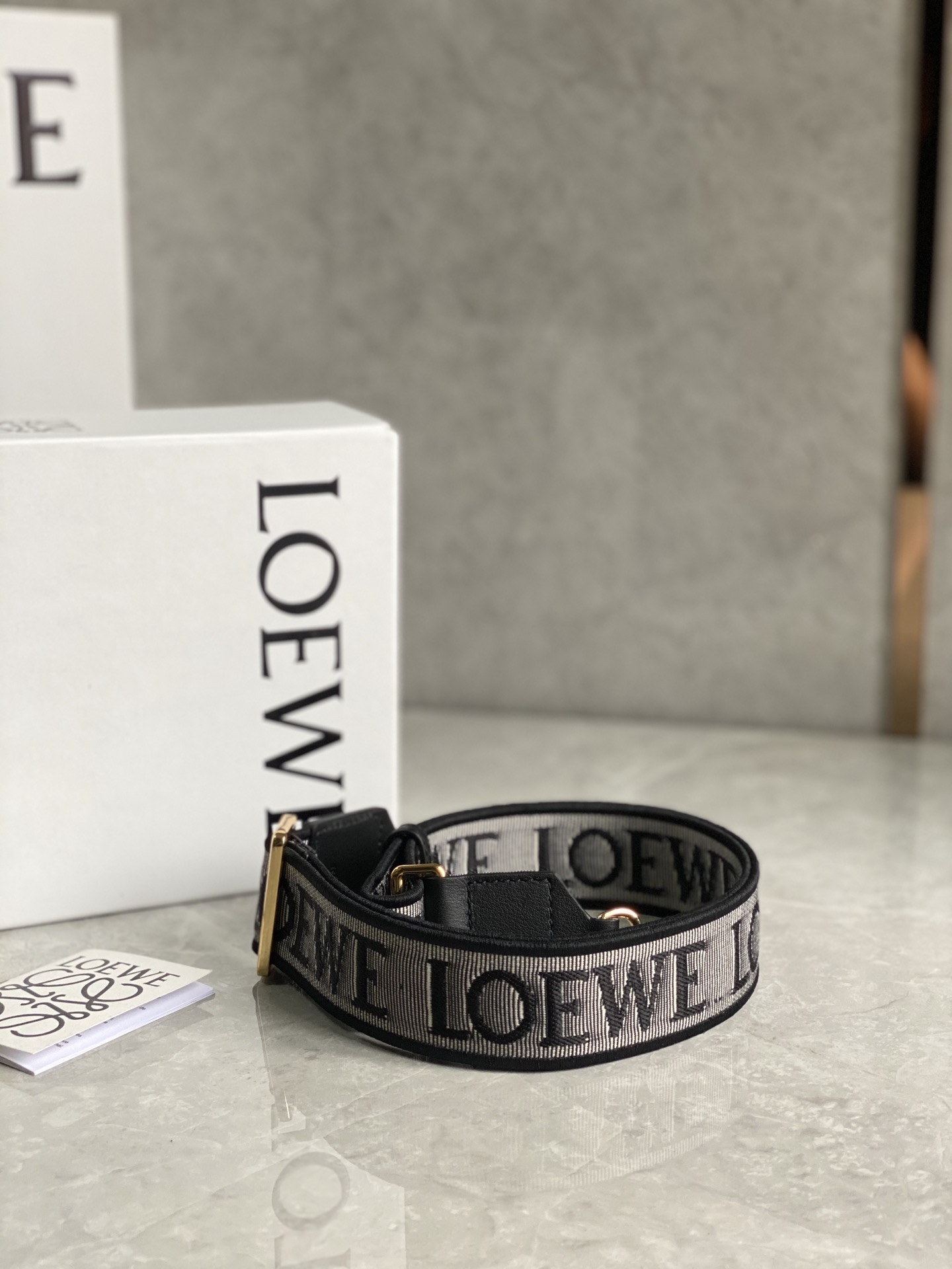 L0ew* straps