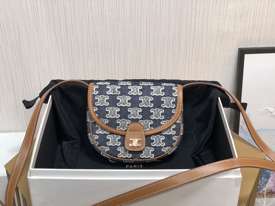 Celin Cabas Triomphe Handbags-15*11*4CM