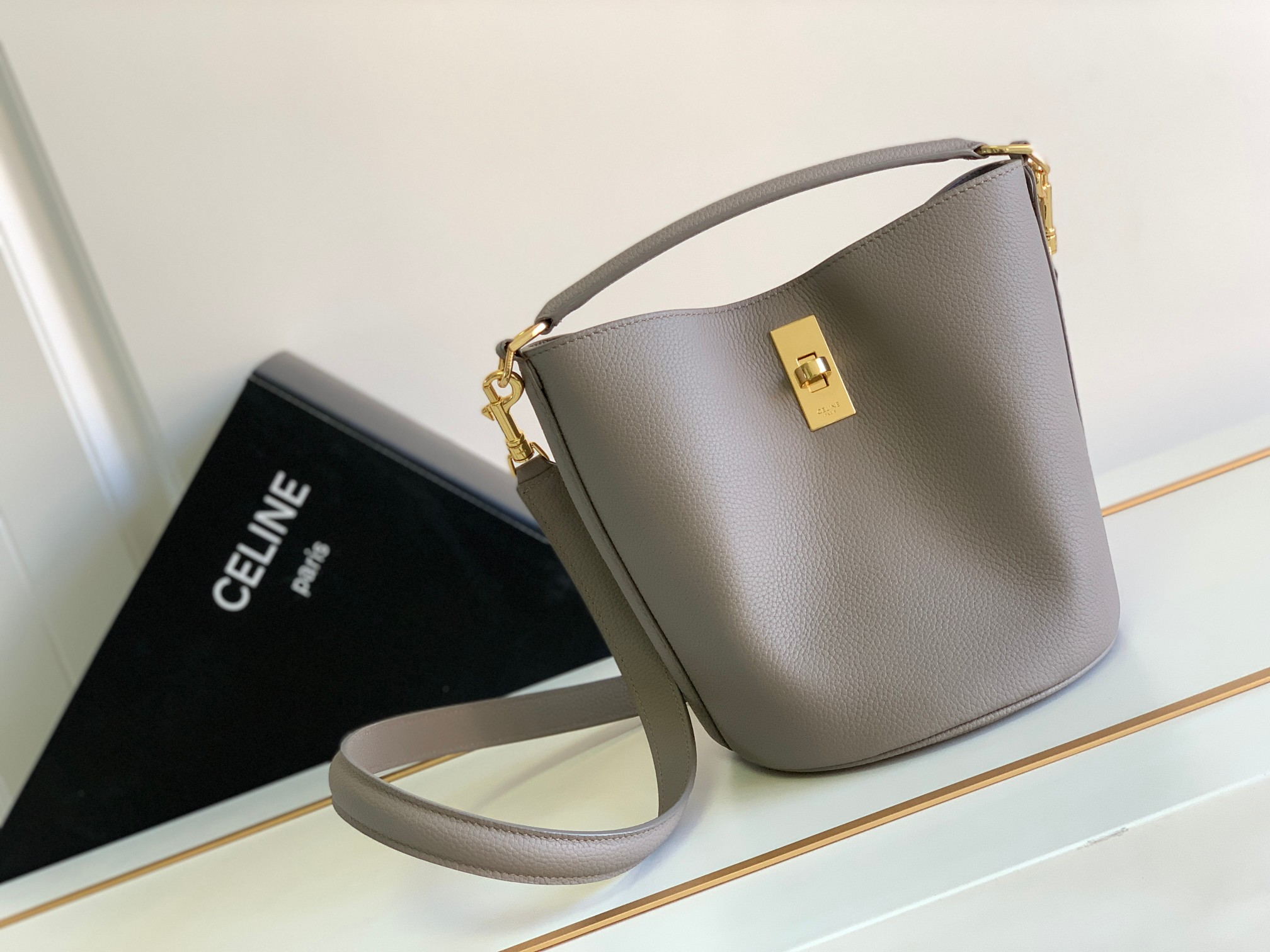 Ce**e bucket bag-16x18x16cm