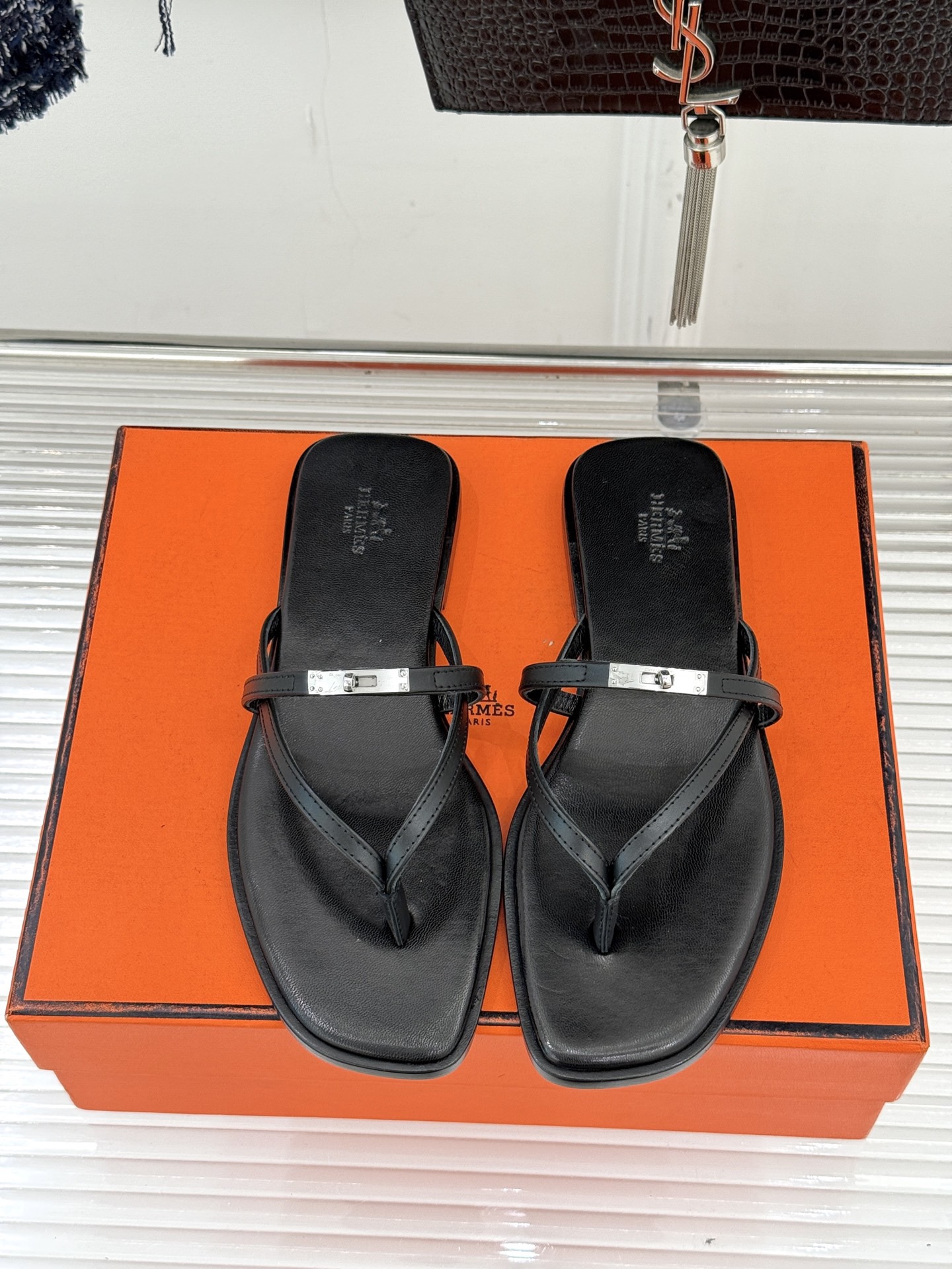 H**me5 Slides