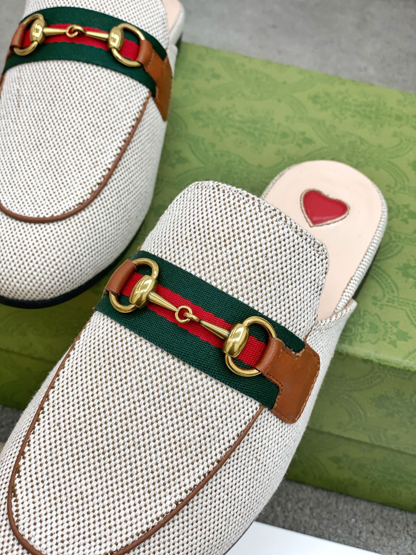 G*u*i loafers