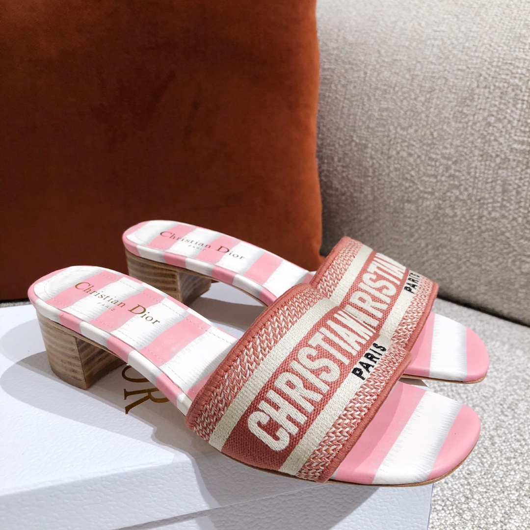 D*or sandals