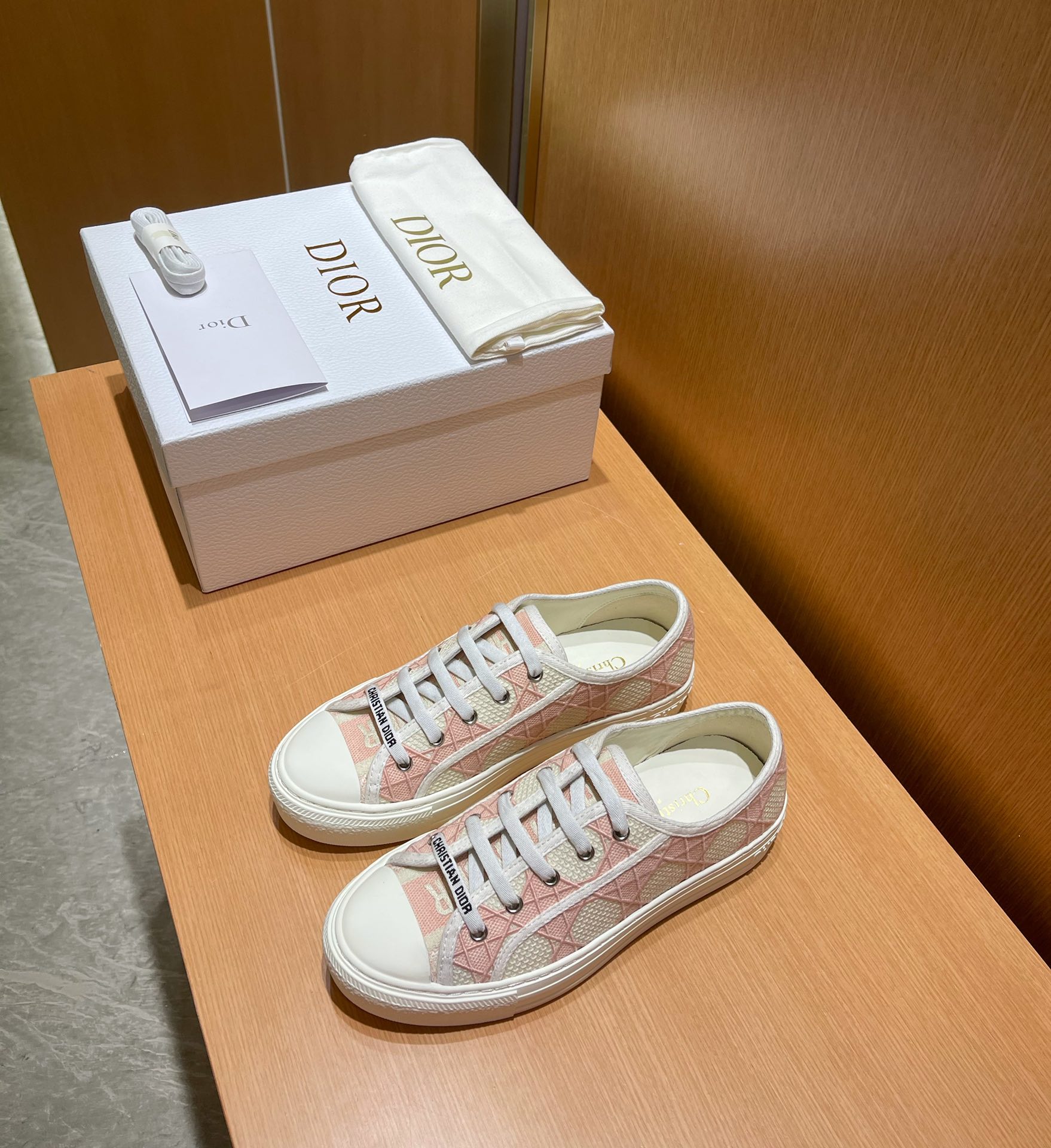 D*or sneakers
