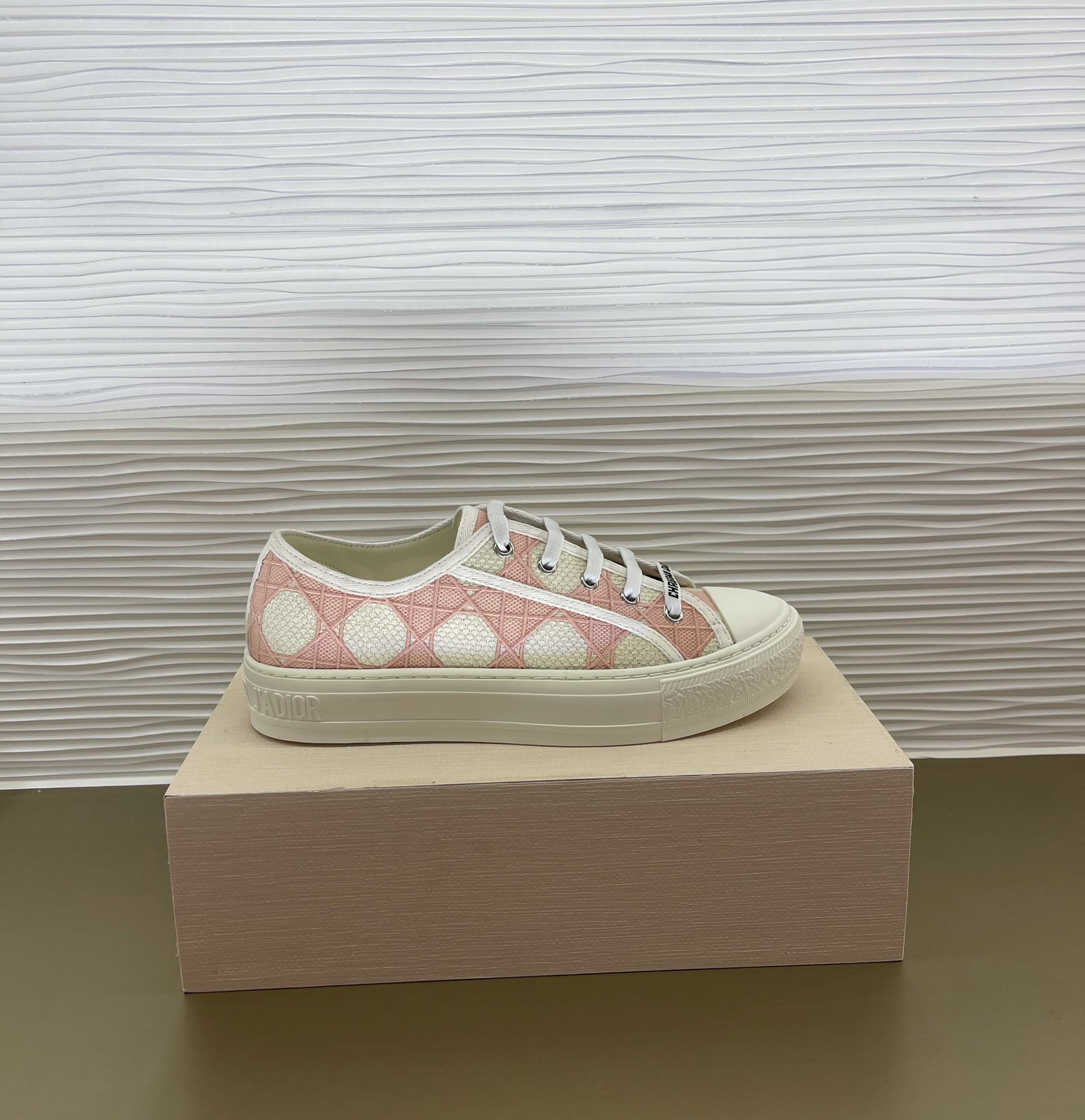 D*or sneakers