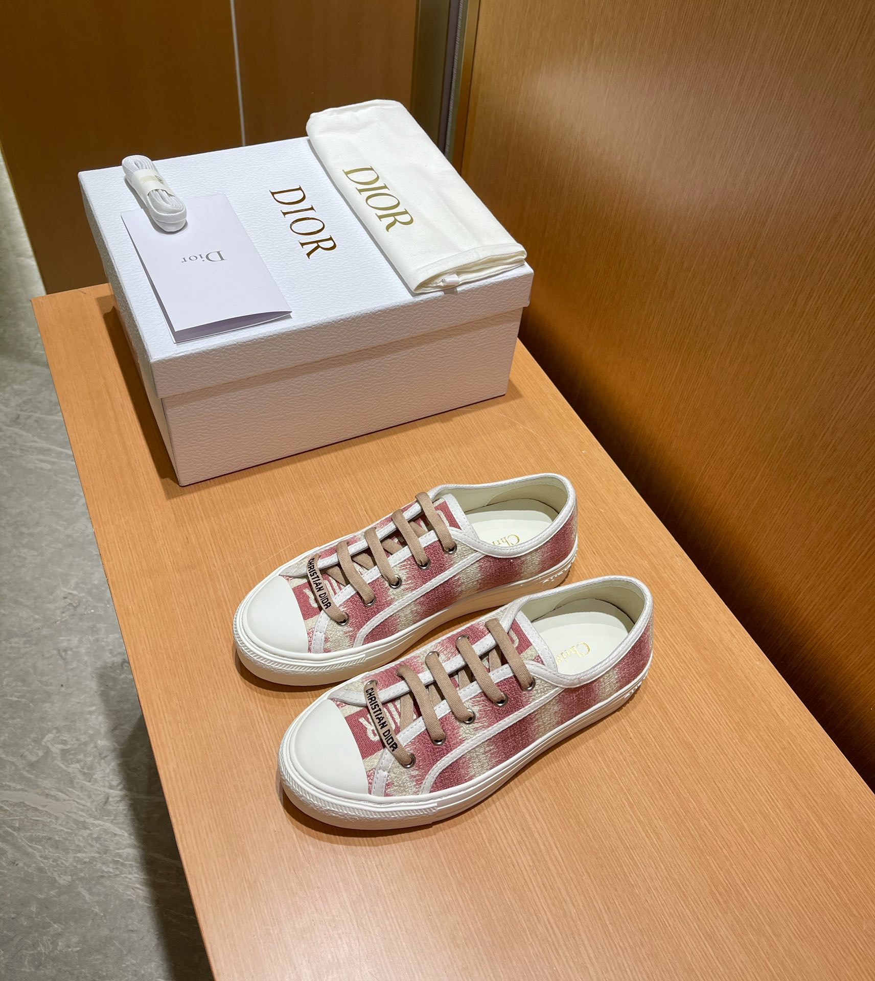D*or sneakers