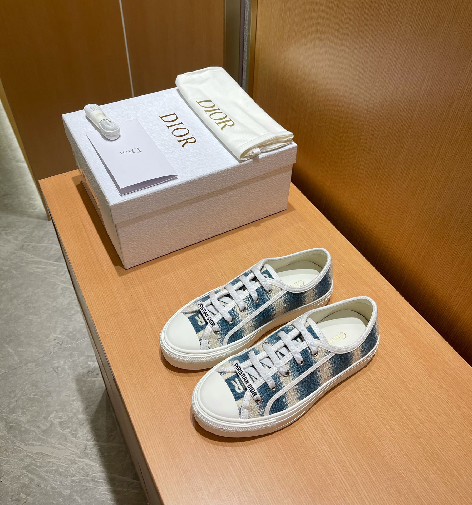 D*or sneakers